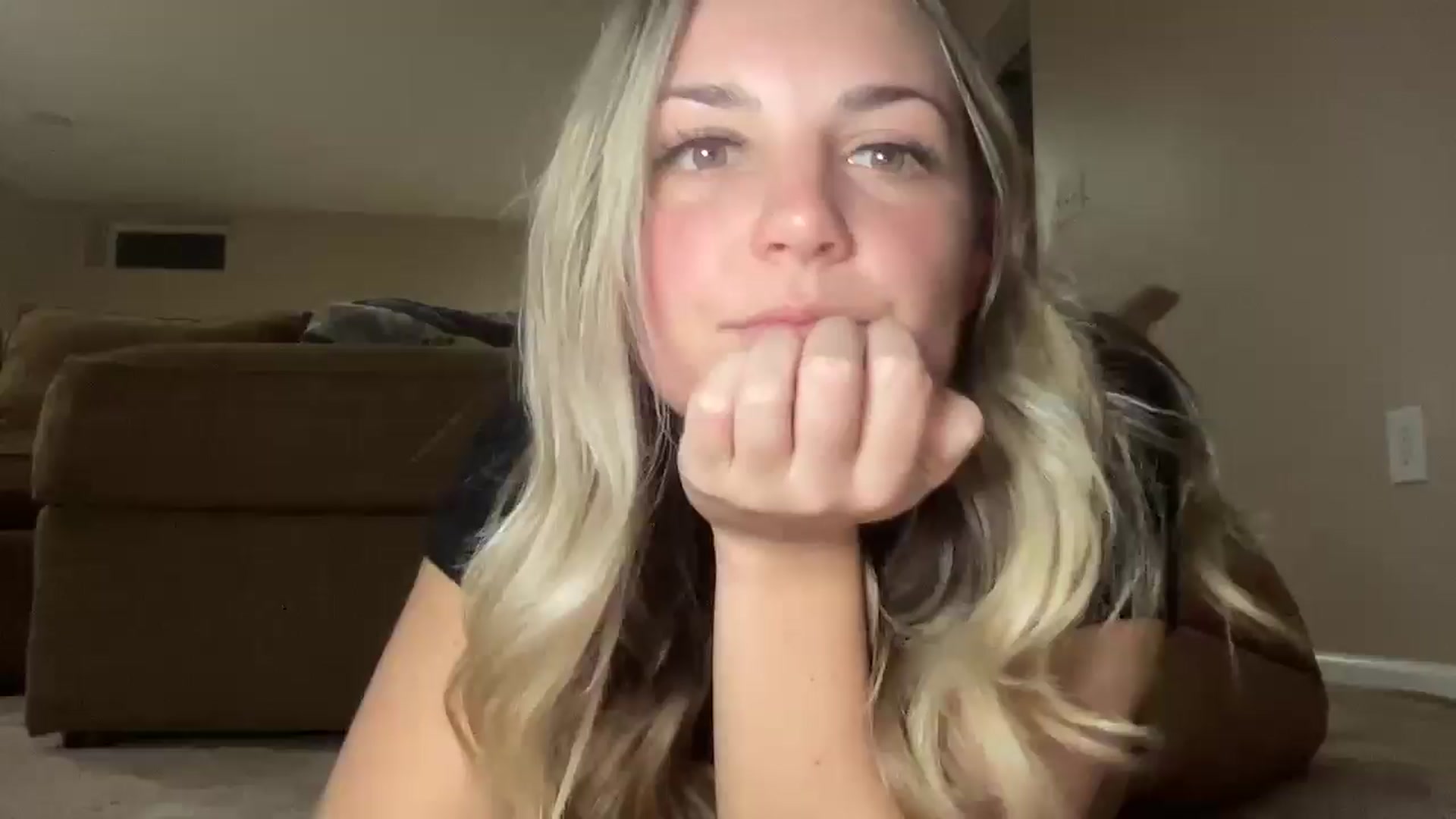 Gallery image thumbnail from Hayleebaby's myfreecams stream on, 02/23/2025, 04:05 image 1 of 20