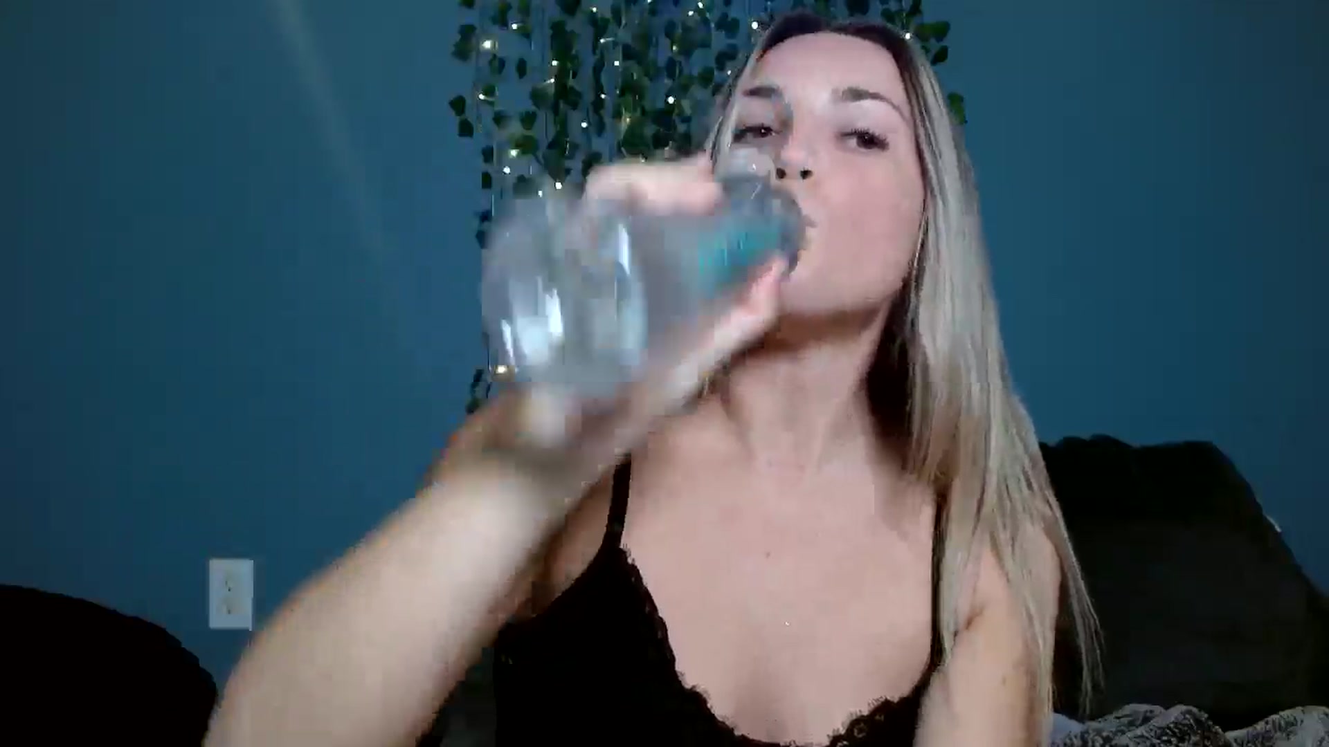 Gallery image thumbnail from Hayleebaby's myfreecams stream on, 10/23/2025, 17:25 image 12 of 20