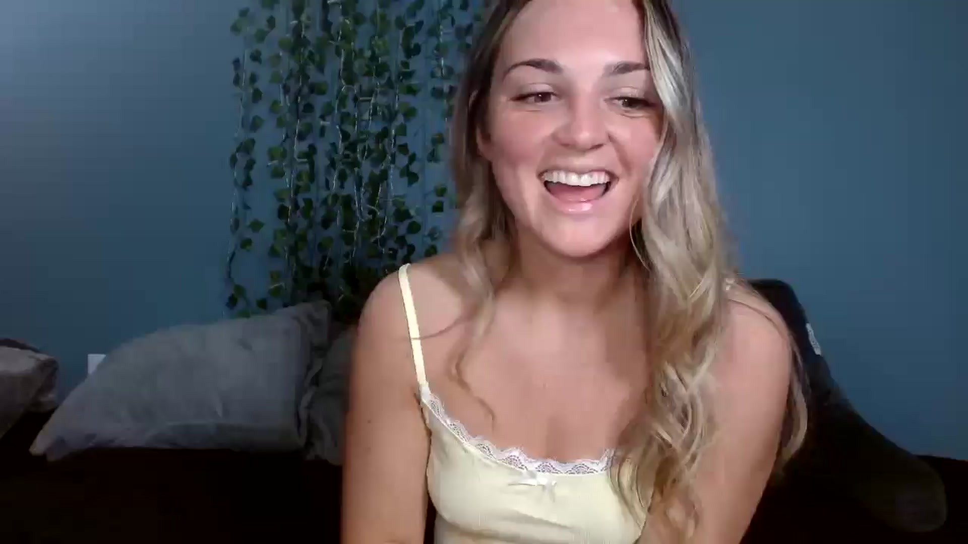 Gallery image thumbnail from Hayleebaby's myfreecams stream on, 10/24/2025, 16:41 image 7 of 20