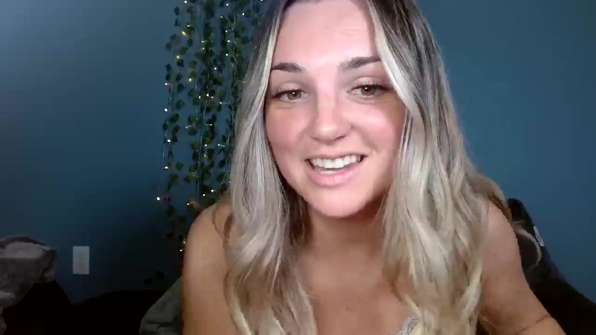 Gallery image thumbnail from Hayleebaby's myfreecams stream on, 10/24/2025, 17:05 image 5 of 20