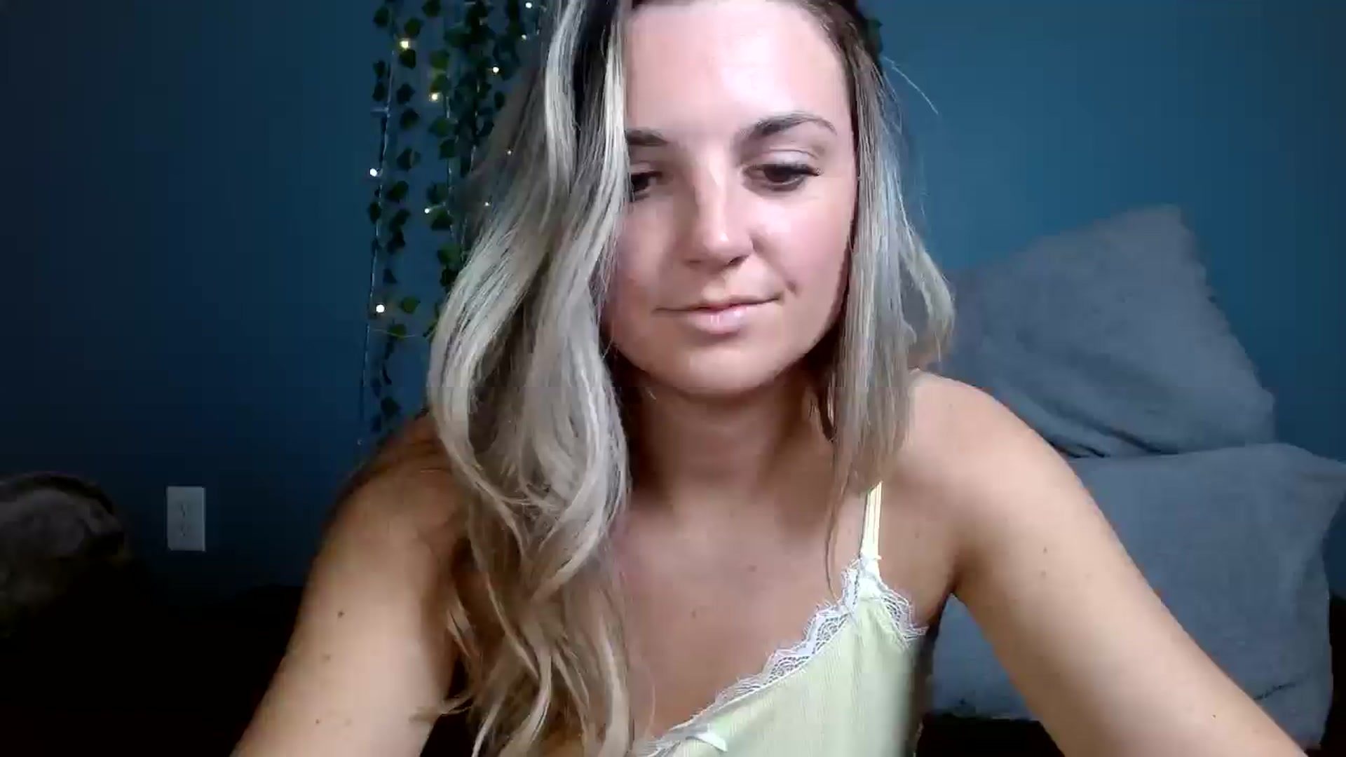Gallery image thumbnail from Hayleebaby's myfreecams stream on, 10/24/2025, 17:54 image 18 of 20