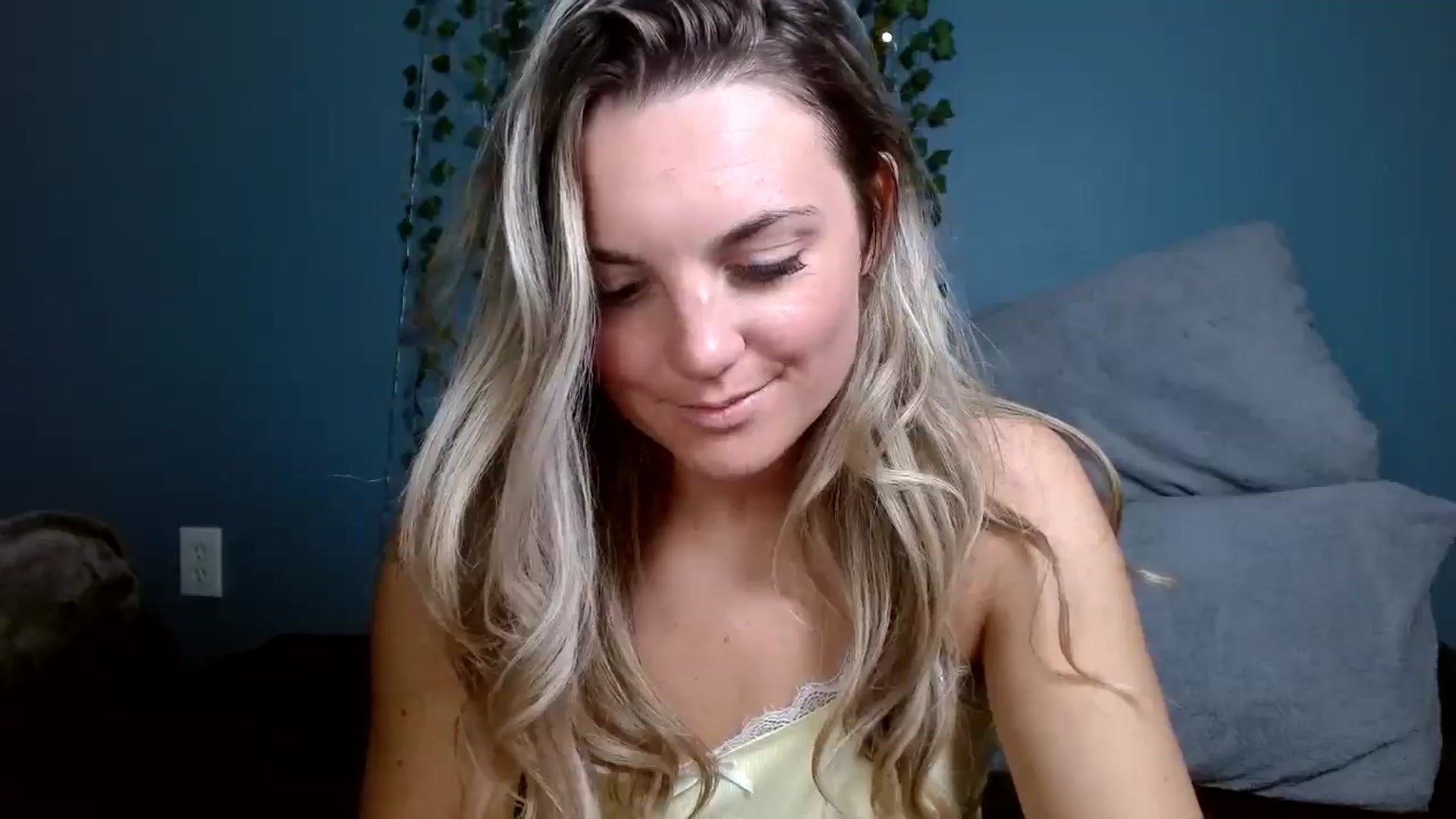 Gallery image thumbnail from Hayleebaby's myfreecams stream on, 10/24/2025, 17:54 image 20 of 20