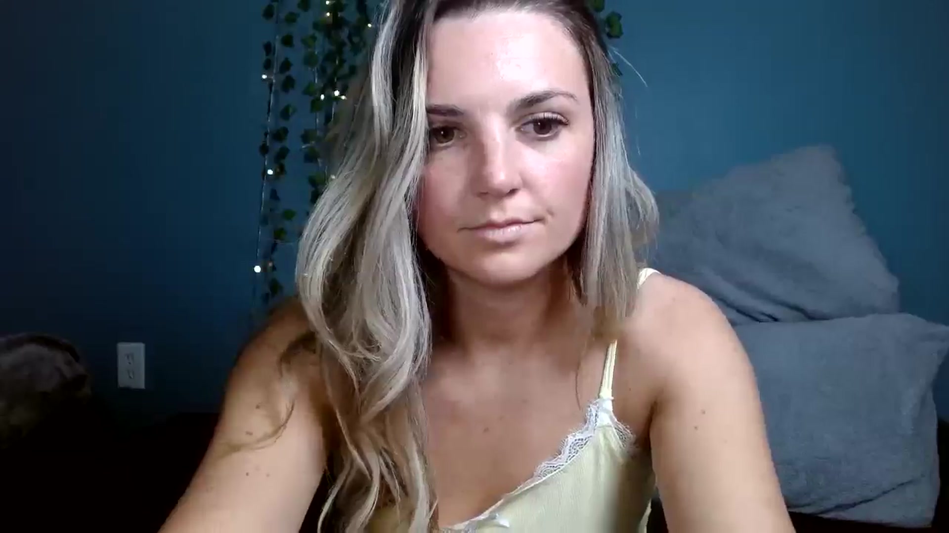 Gallery image thumbnail from Hayleebaby's myfreecams stream on, 10/24/2025, 17:54 image 16 of 20