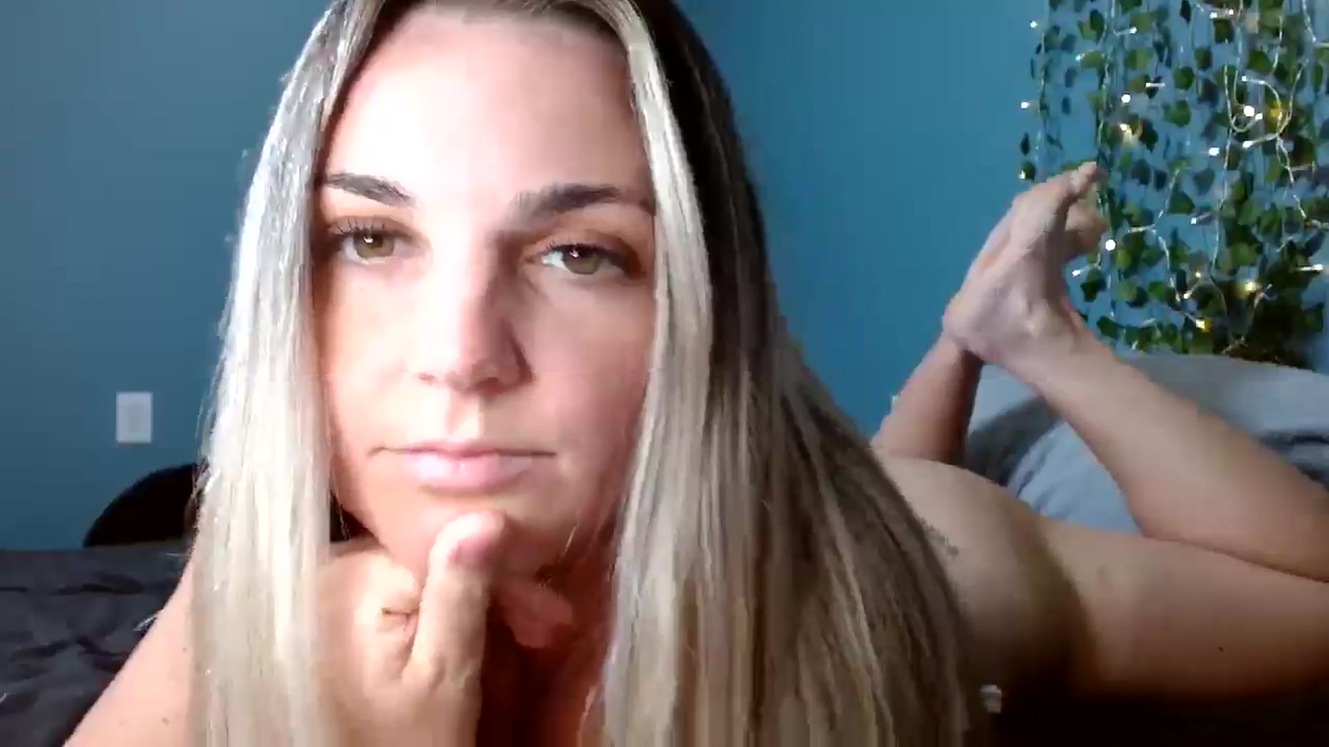 Gallery image thumbnail from Hayleebaby's myfreecams stream on, 11/03/2025, 17:45 image 16 of 20