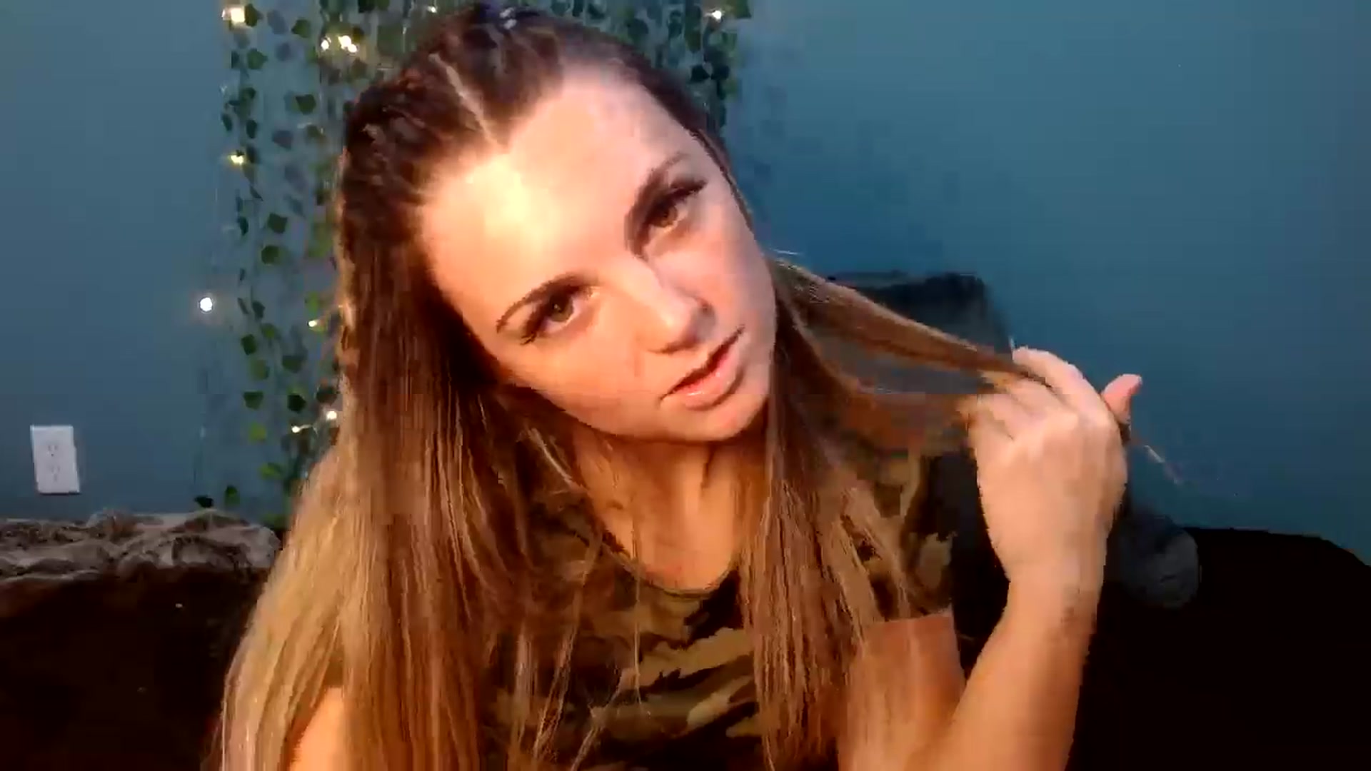 Gallery image thumbnail from Hayleebaby's myfreecams stream on, 11/04/2025, 18:18 image 12 of 20