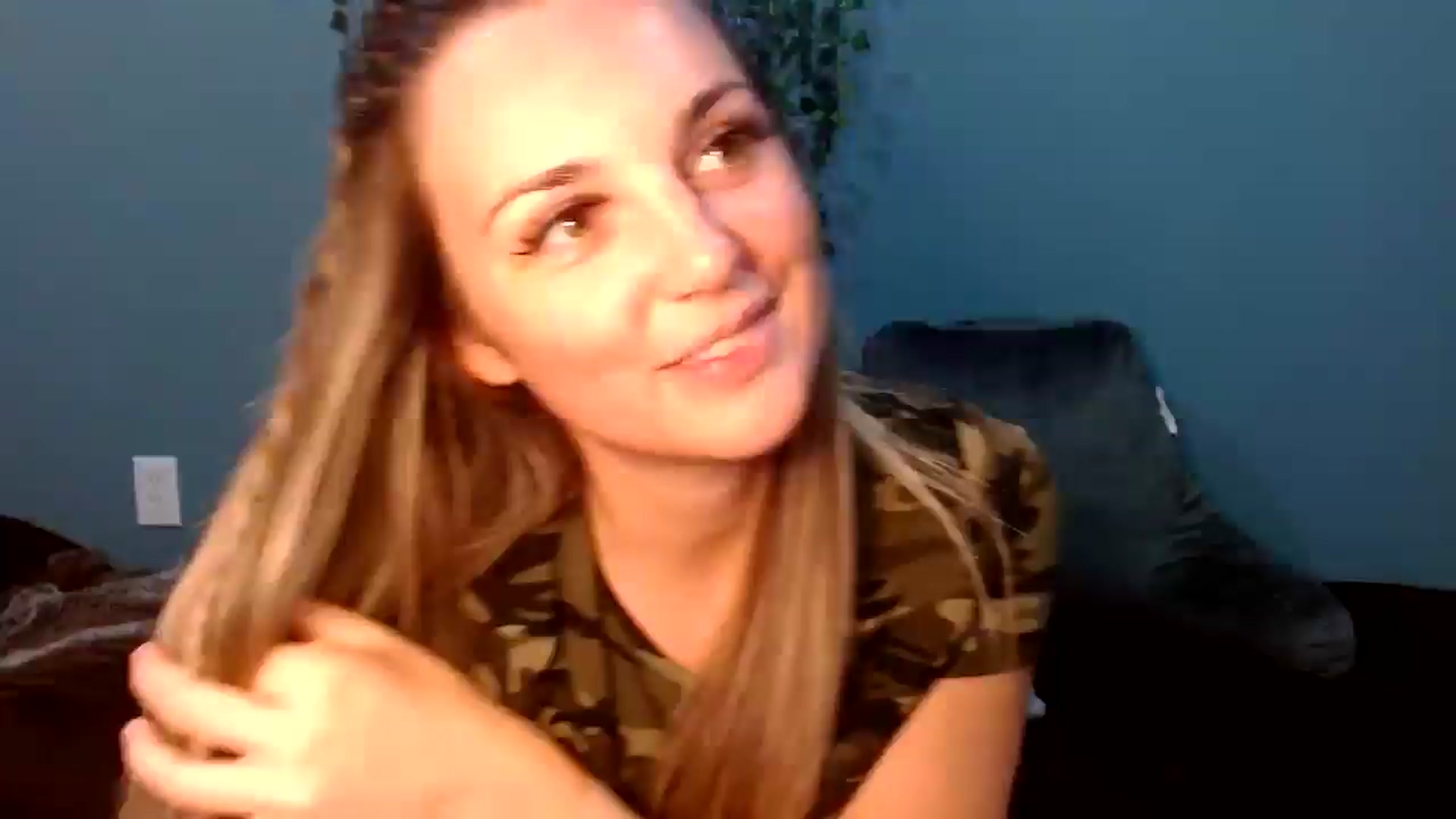 Gallery image thumbnail from Hayleebaby's myfreecams stream on, 11/04/2025, 19:36 image 4 of 20