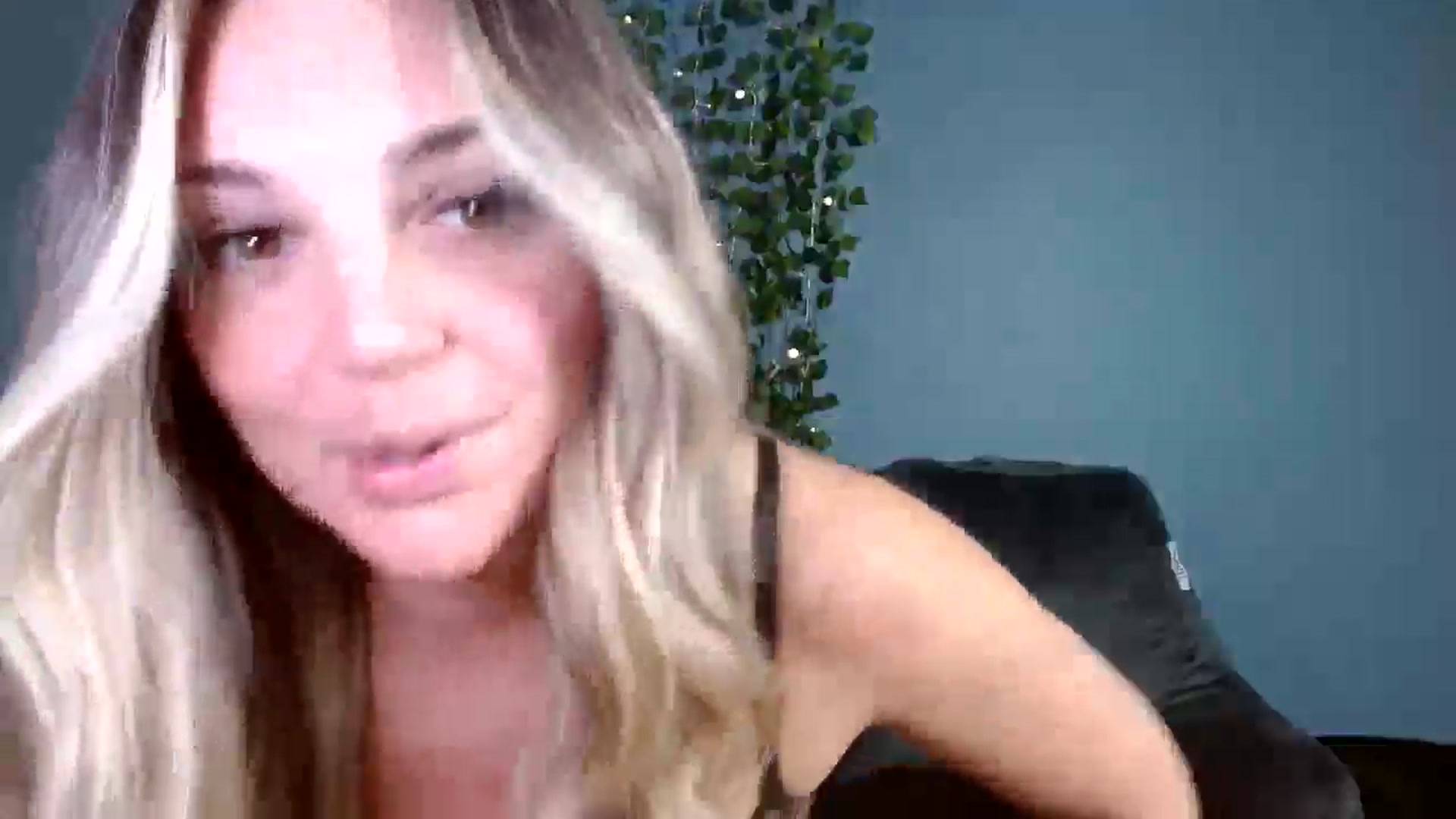 Gallery image thumbnail from Hayleebaby's myfreecams stream on, 11/05/2025, 17:28 image 12 of 20