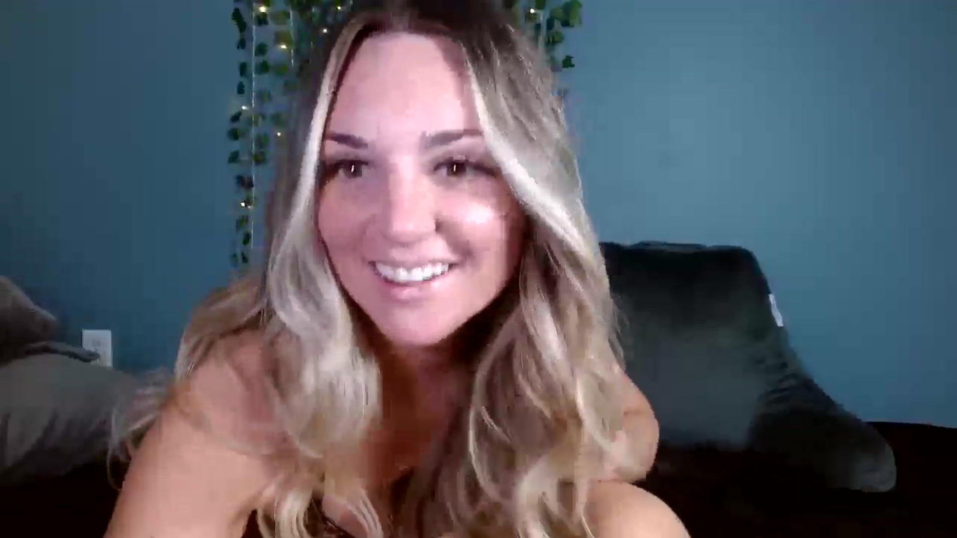 Gallery image thumbnail from Hayleebaby's myfreecams stream on, 11/05/2025, 17:28 image 3 of 20