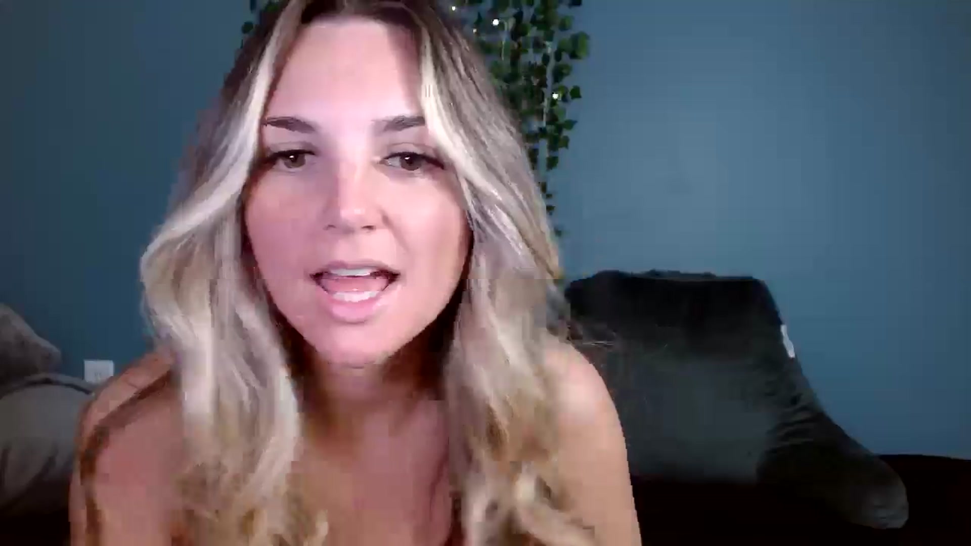 Gallery image thumbnail from Hayleebaby's myfreecams stream on, 11/05/2025, 17:28 image 16 of 20