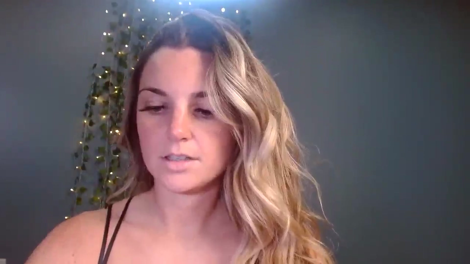 Gallery image thumbnail from Hayleebaby's myfreecams stream on, 11/10/2025, 17:43 image 19 of 20