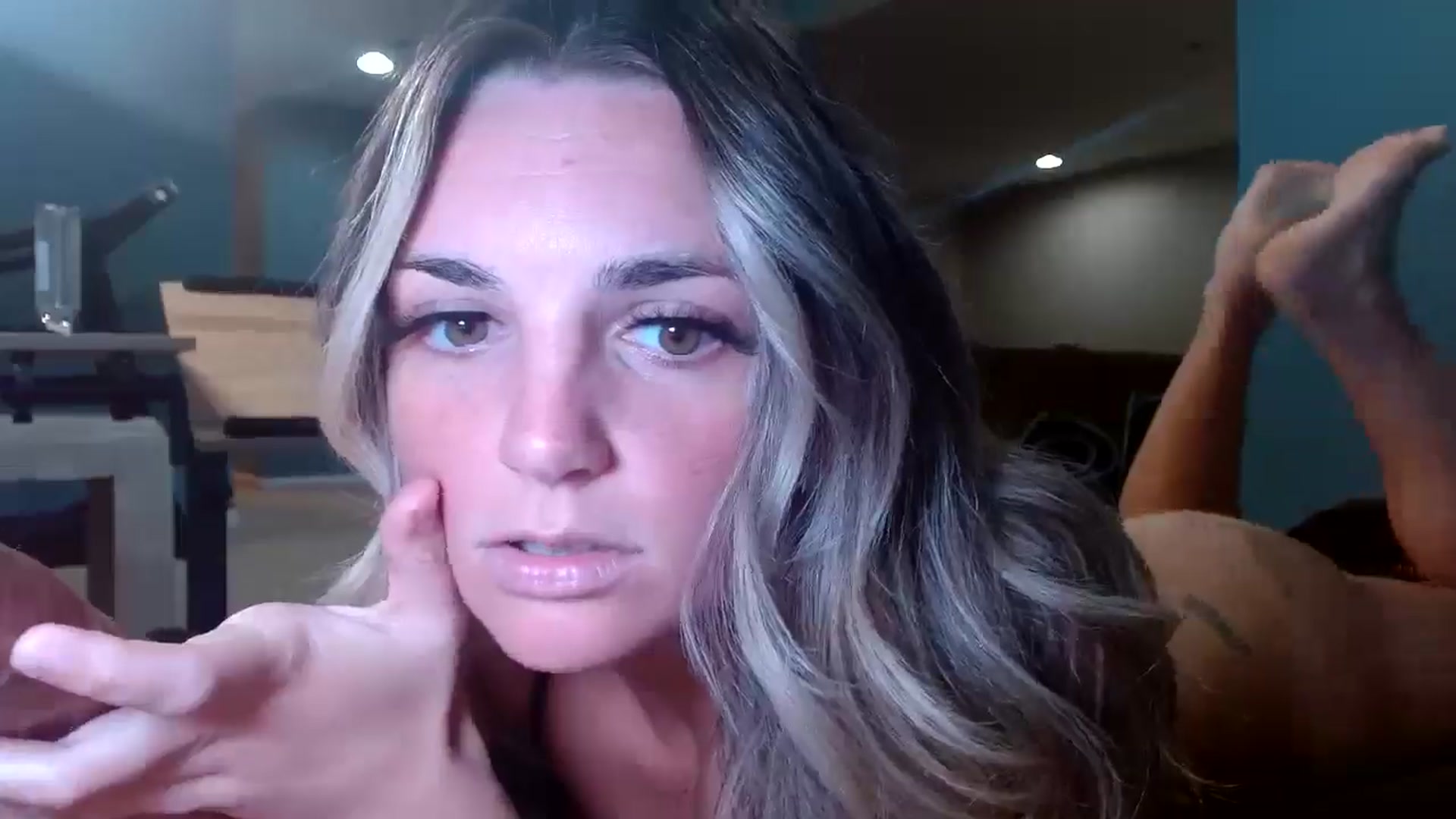 Gallery image thumbnail from Hayleebaby's myfreecams stream on, 11/10/2025, 17:43 image 6 of 20