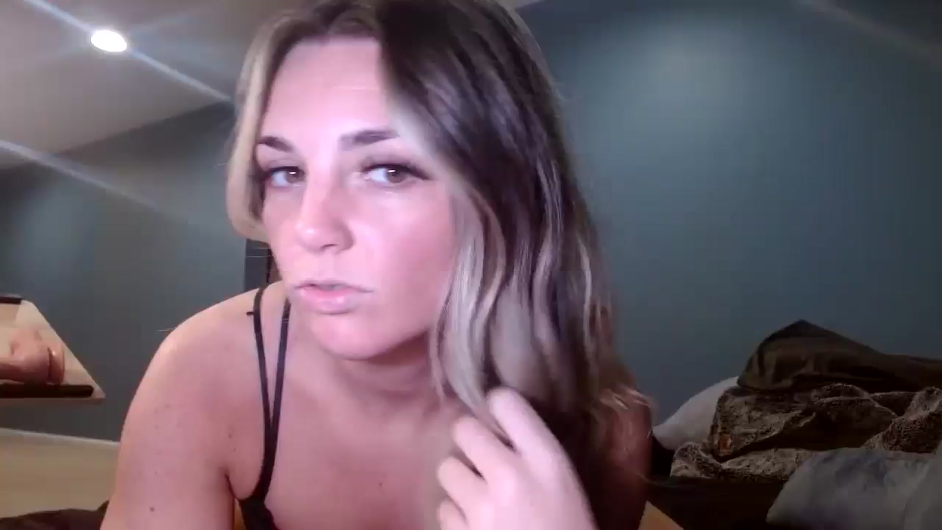 Gallery image thumbnail from Hayleebaby's myfreecams stream on, 11/10/2025, 17:43 image 13 of 20