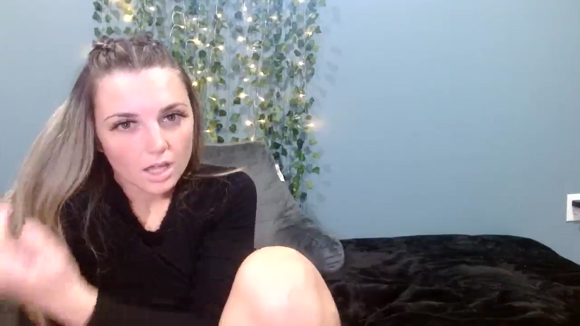 Gallery image thumbnail from Hayleebaby's myfreecams stream on, 11/11/2025, 18:22 image 10 of 20