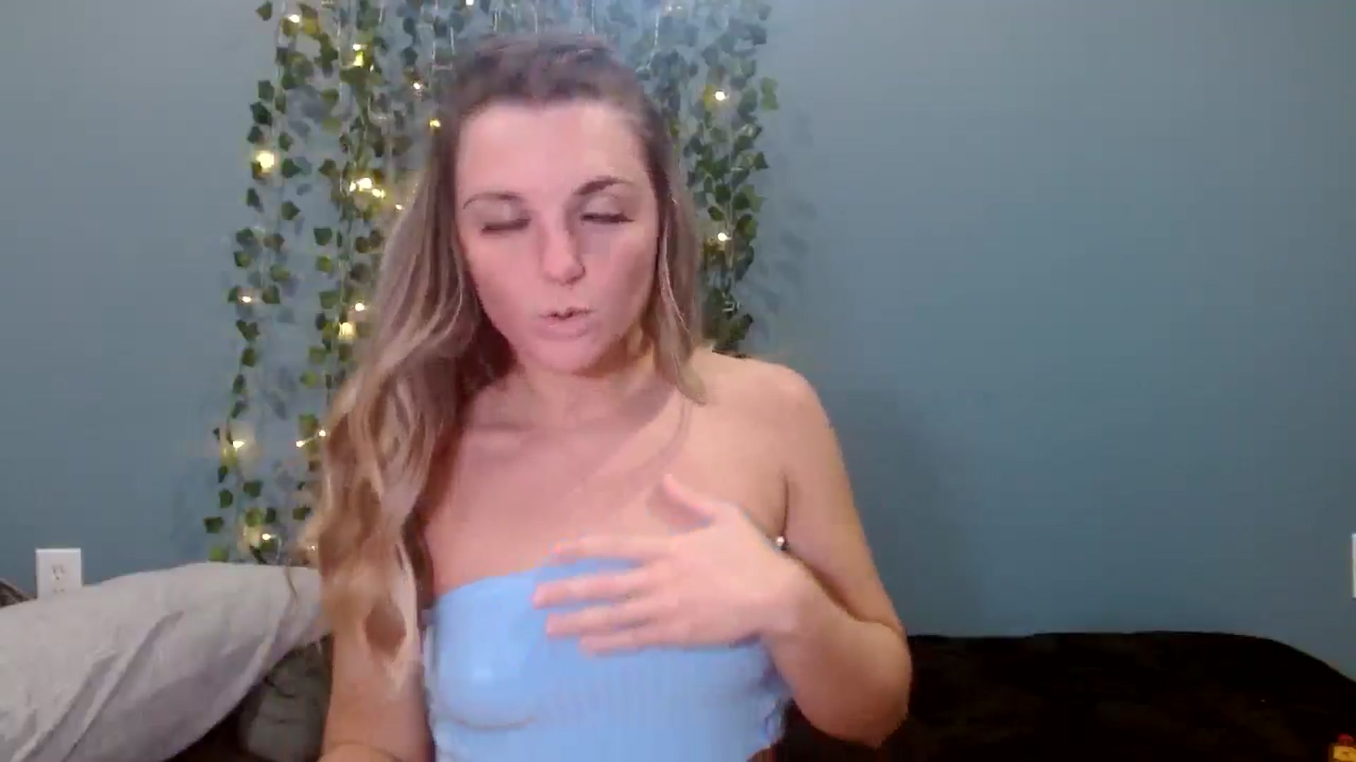 Gallery image thumbnail from Hayleebaby's myfreecams stream on, 11/11/2025, 19:43 image 3 of 20