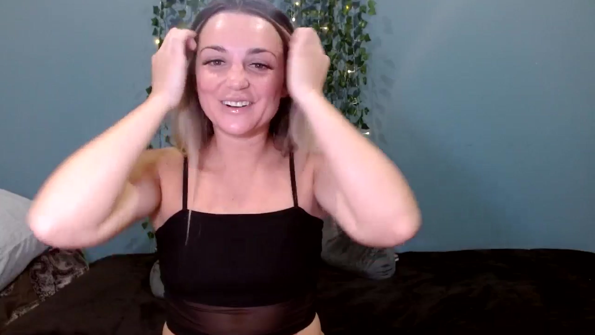 Gallery image thumbnail from Hayleebaby's myfreecams stream on, 11/12/2025, 18:19 image 2 of 20