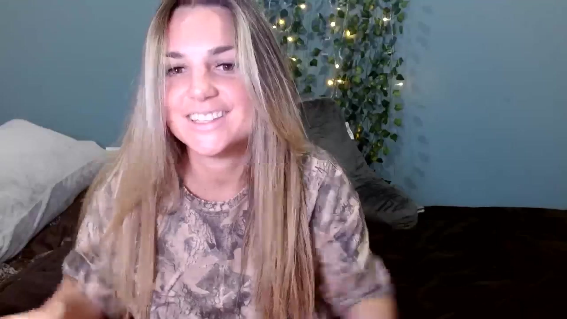 Gallery image thumbnail from Hayleebaby's myfreecams stream on, 11/12/2025, 19:29 image 17 of 20