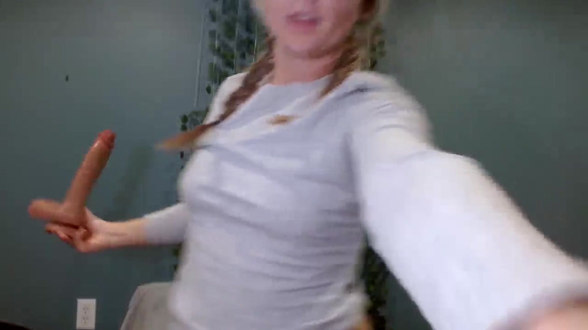 Gallery image thumbnail from Hayleebaby's myfreecams stream on, 12/05/2025, 19:18 image 19 of 20