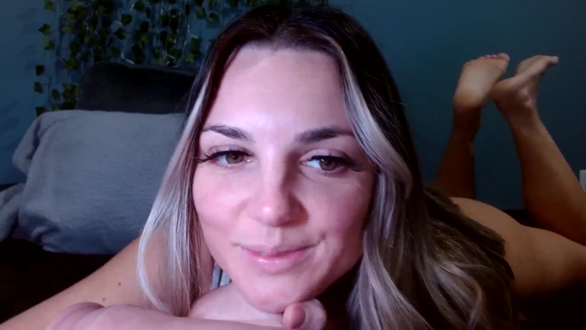 Gallery image thumbnail from Hayleebaby's myfreecams stream on, 12/09/2025, 19:36 image 15 of 20