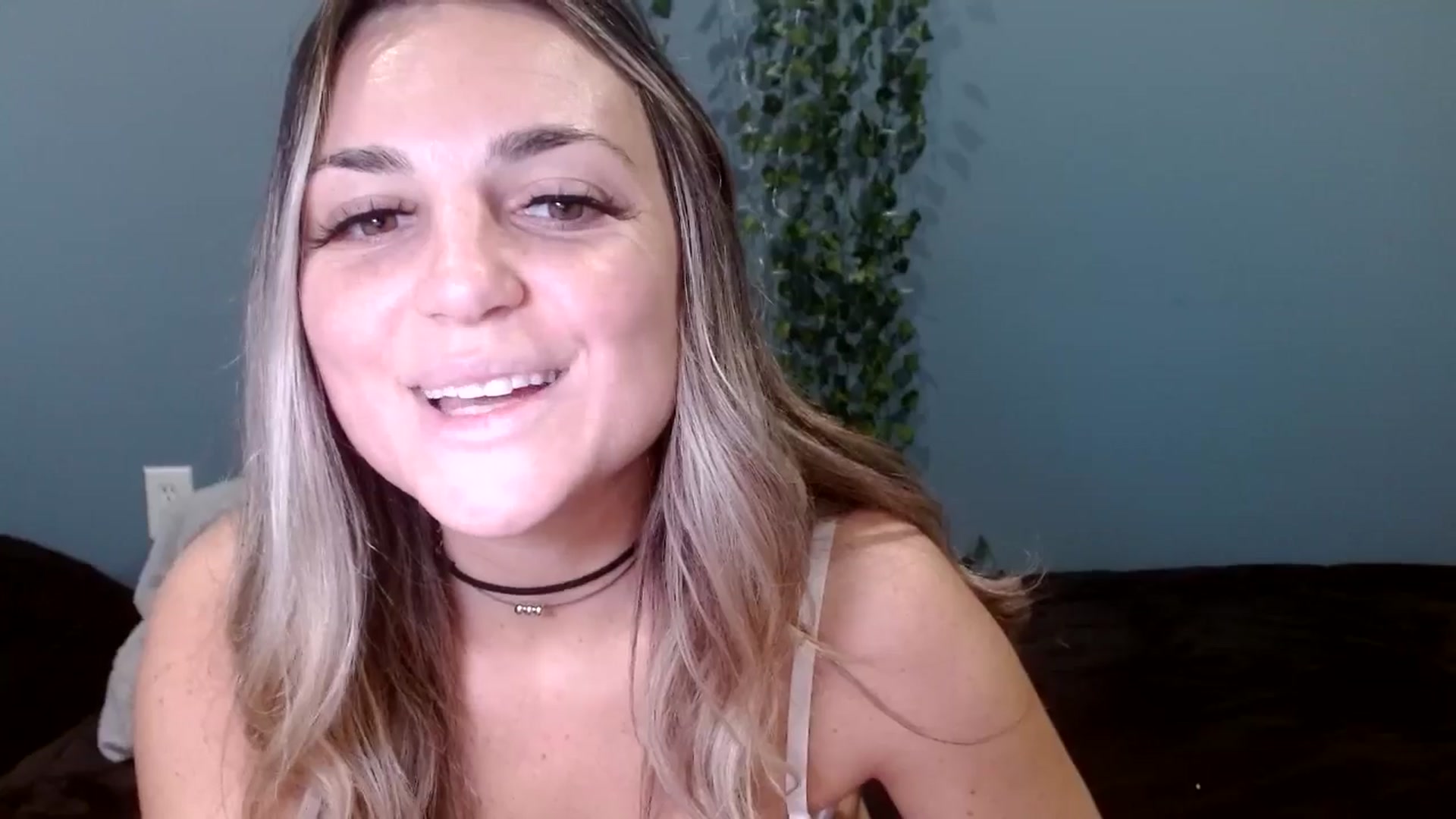 Gallery image thumbnail from Hayleebaby's myfreecams stream on, 12/09/2025, 20:25 image 18 of 20