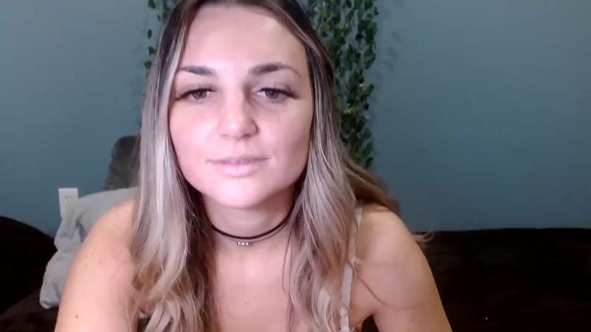 Gallery image thumbnail from Hayleebaby's myfreecams stream on, 12/09/2025, 20:25 image 19 of 20