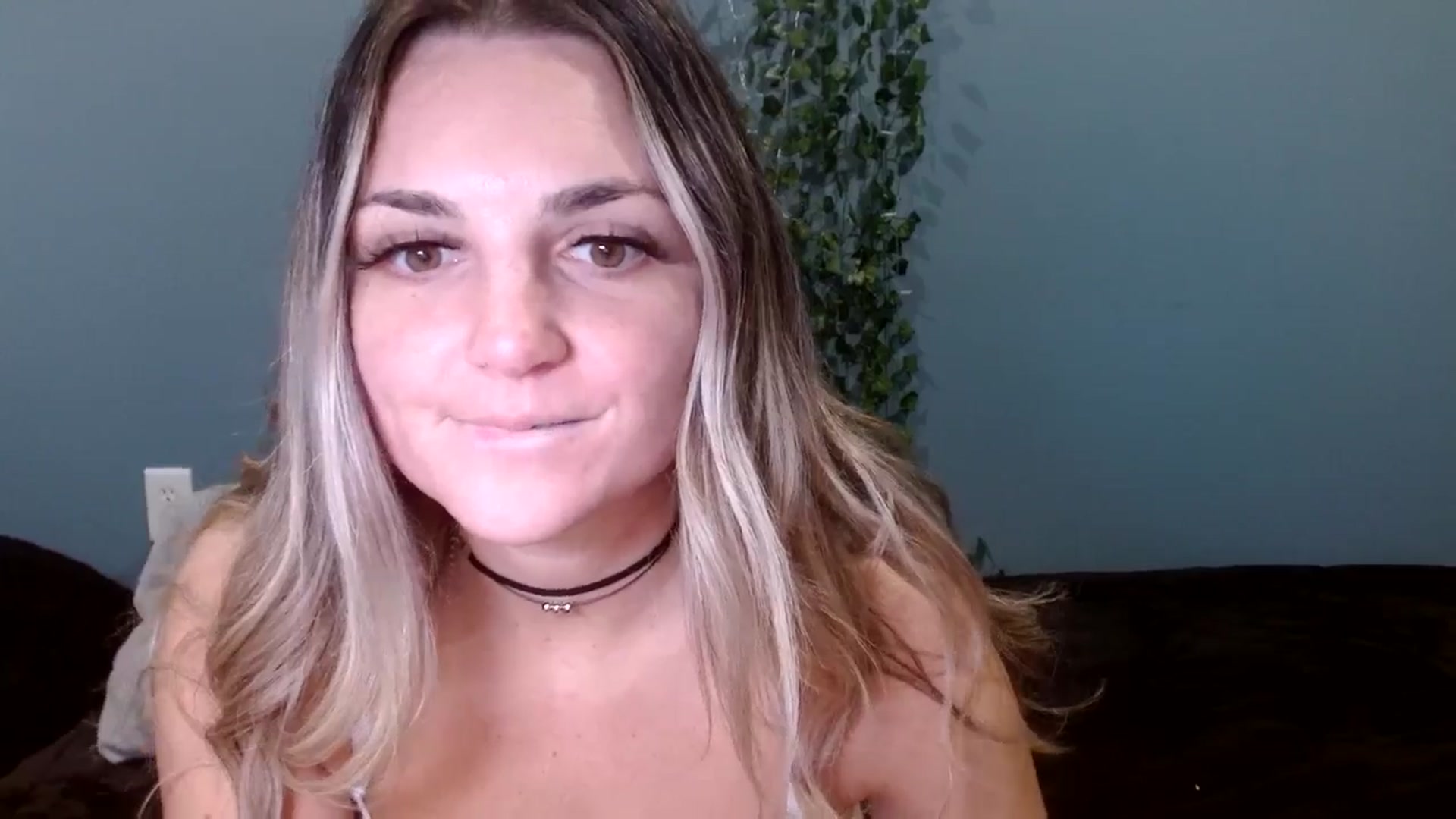 Gallery image thumbnail from Hayleebaby's myfreecams stream on, 12/09/2025, 20:25 image 16 of 20