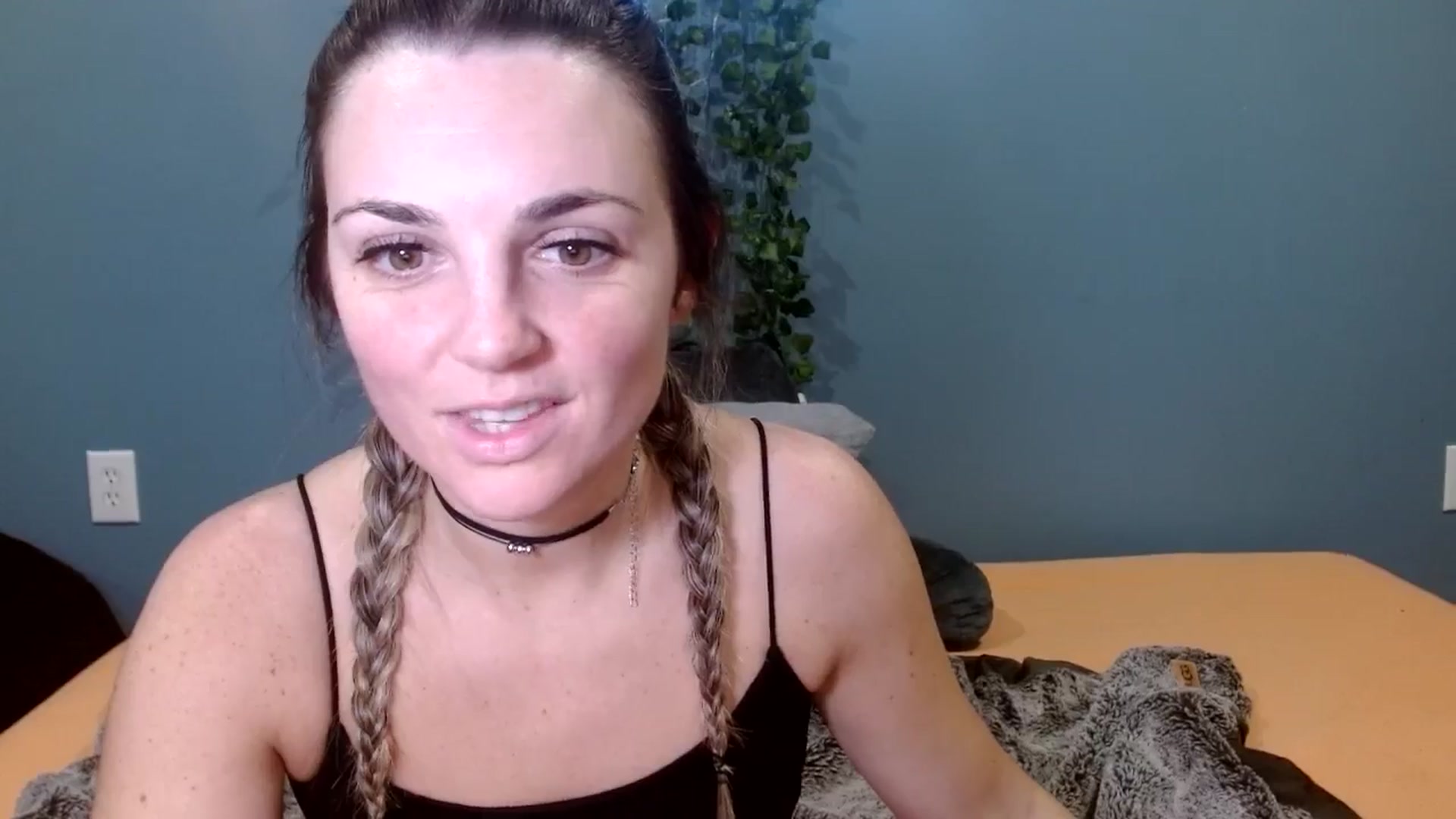 Gallery image thumbnail from Hayleebaby's myfreecams stream on, 12/18/2025, 18:50 image 13 of 20