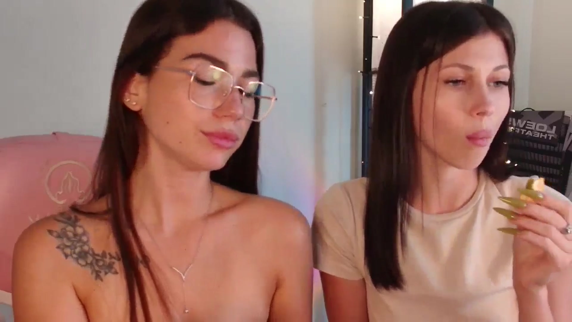 Gallery image thumbnail from Hayleeex's myfreecams stream on, 10/15/2024, 14:56 image 19 of 20