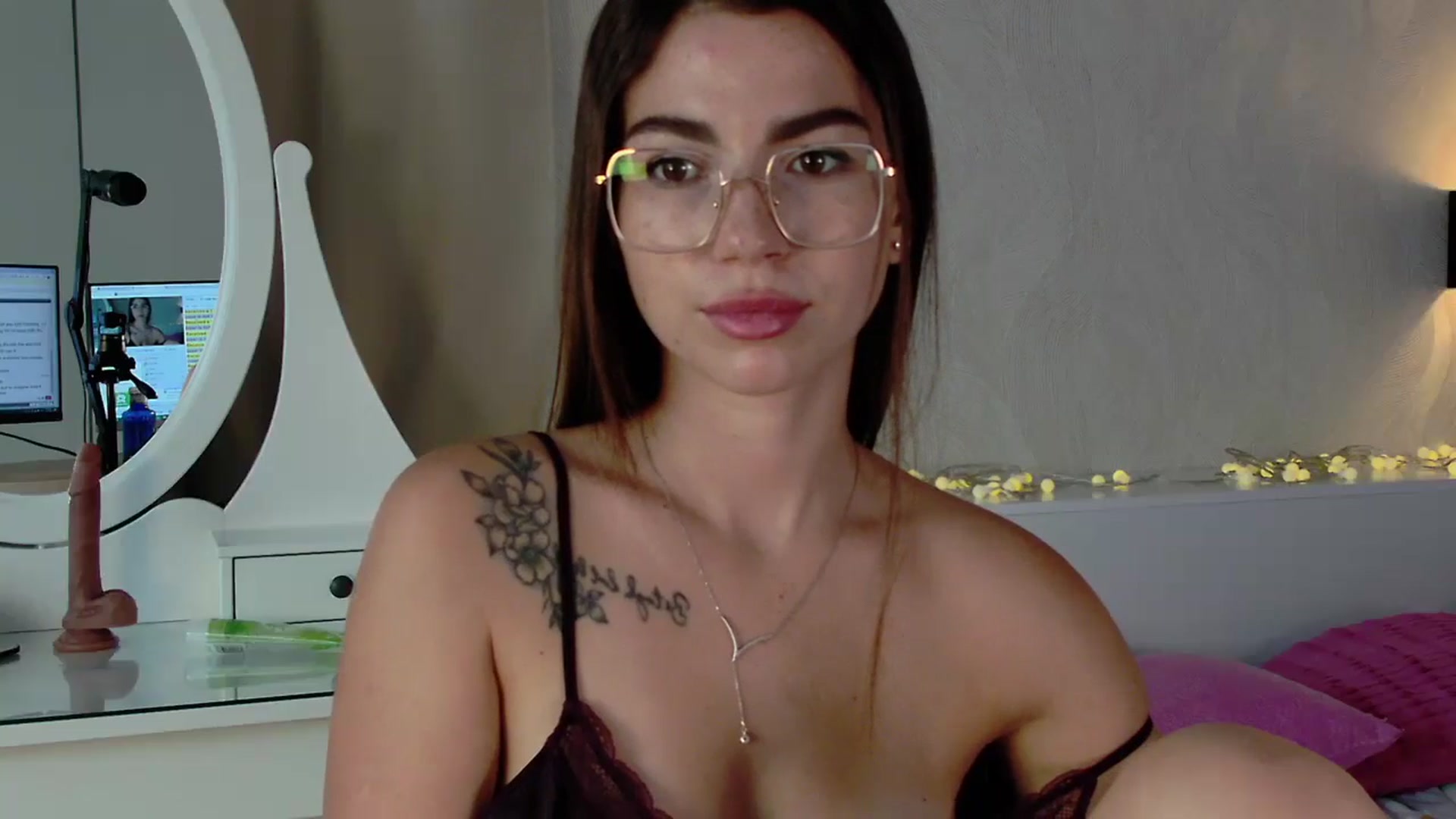 Gallery image thumbnail from Hayleeex's myfreecams stream on, 10/16/2024, 15:44 image 11 of 20