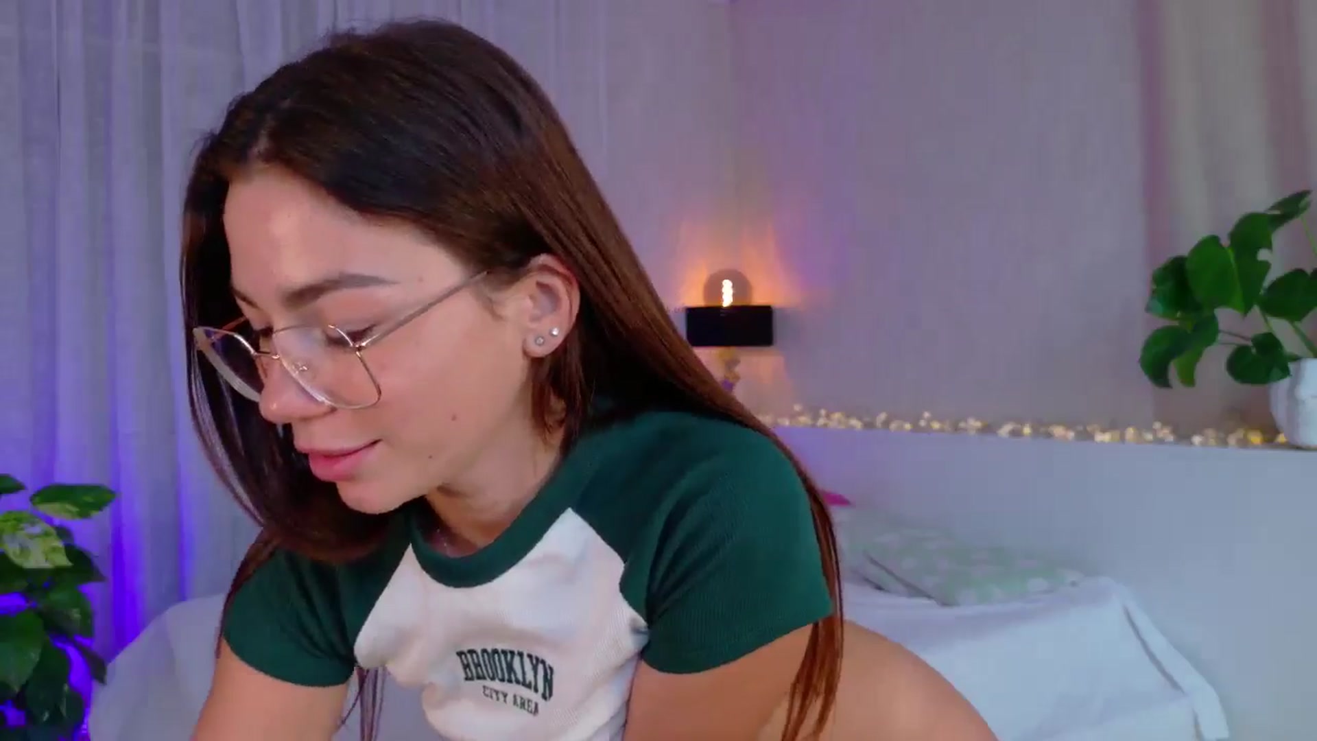 Gallery image thumbnail from Hayleeex's myfreecams stream on, 10/18/2024, 15:08 image 10 of 20