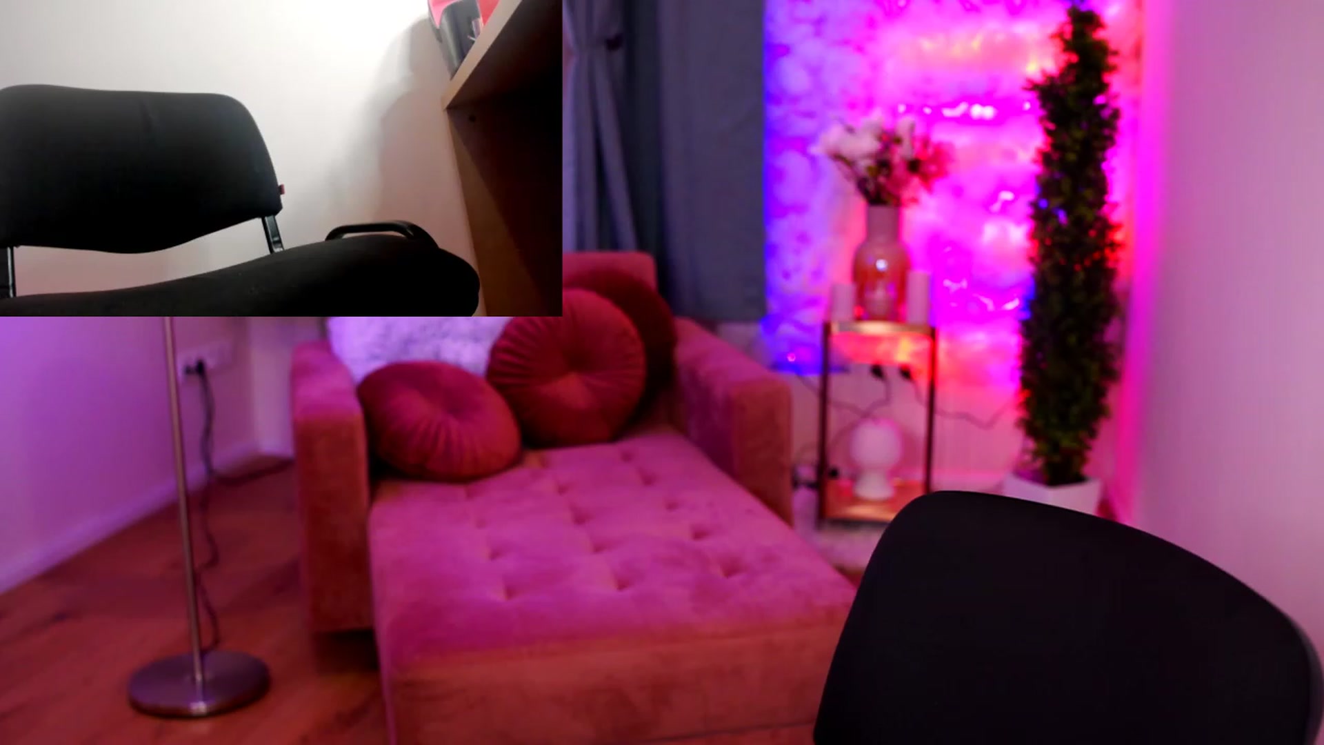 Gallery image thumbnail from Hayleexo's myfreecams stream on, 12/16/2022, 21:17 image 16 of 20