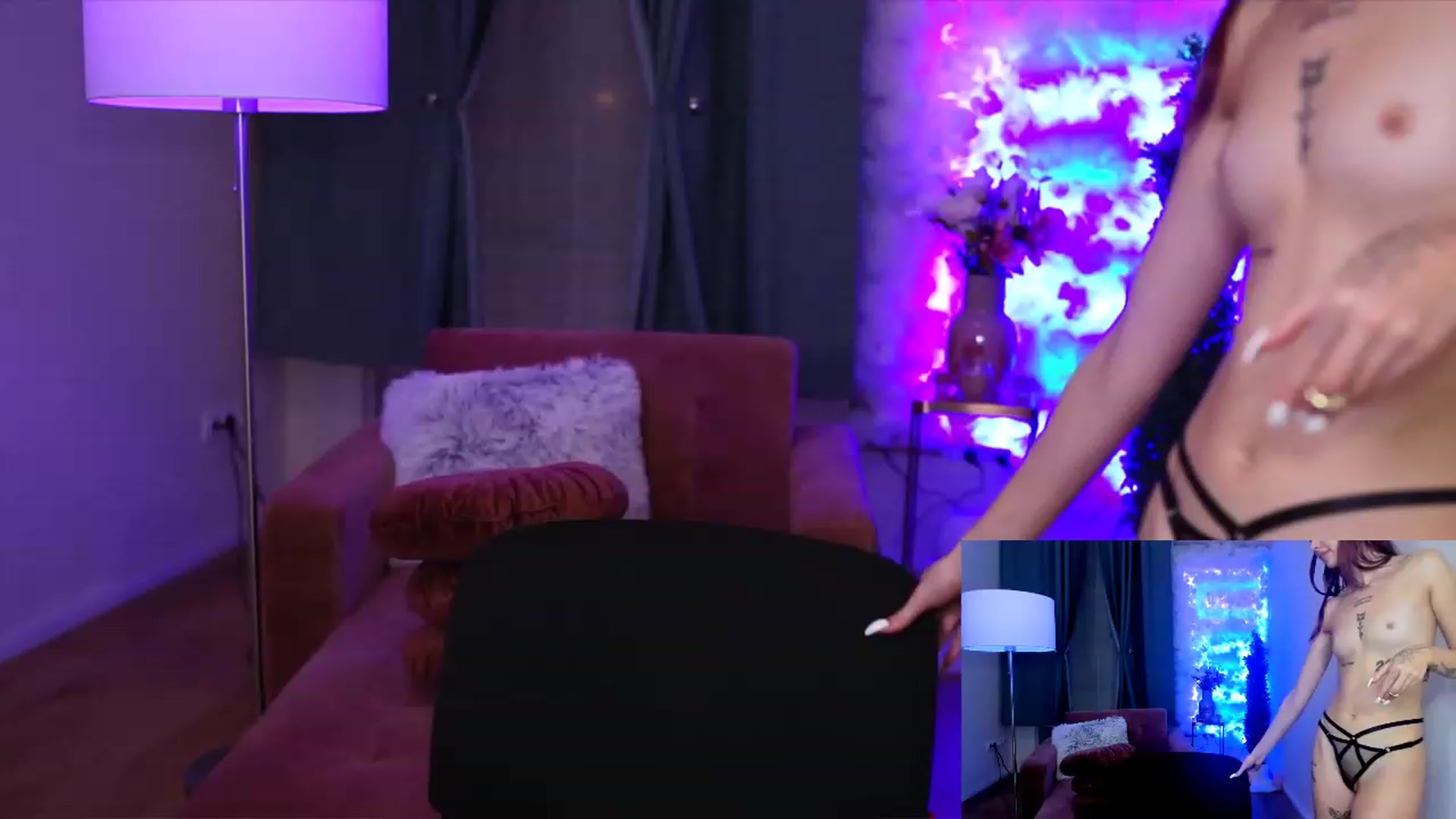 Gallery image thumbnail from Hayleexo's myfreecams stream on, 12/30/2022, 21:21 image 19 of 20