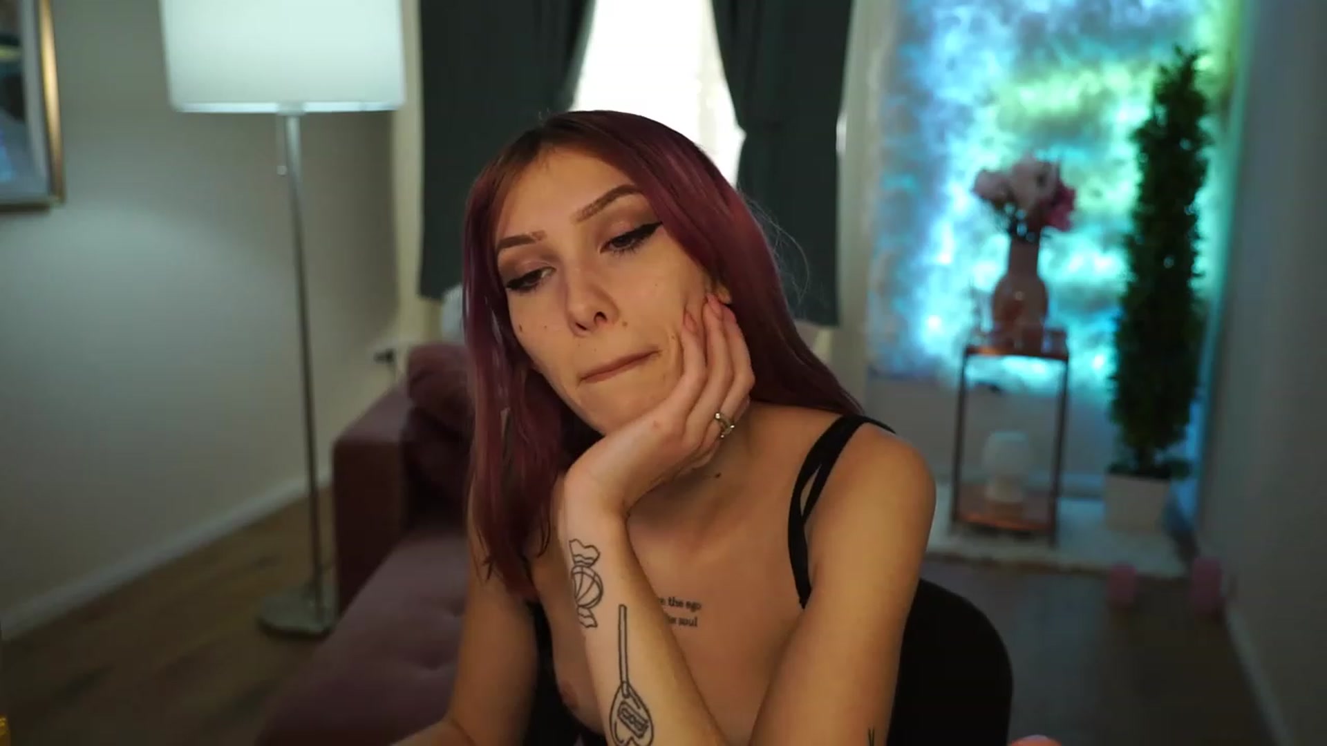 Gallery image thumbnail from Hayleexo's myfreecams stream on, 02/05/2023, 14:16 image 13 of 20