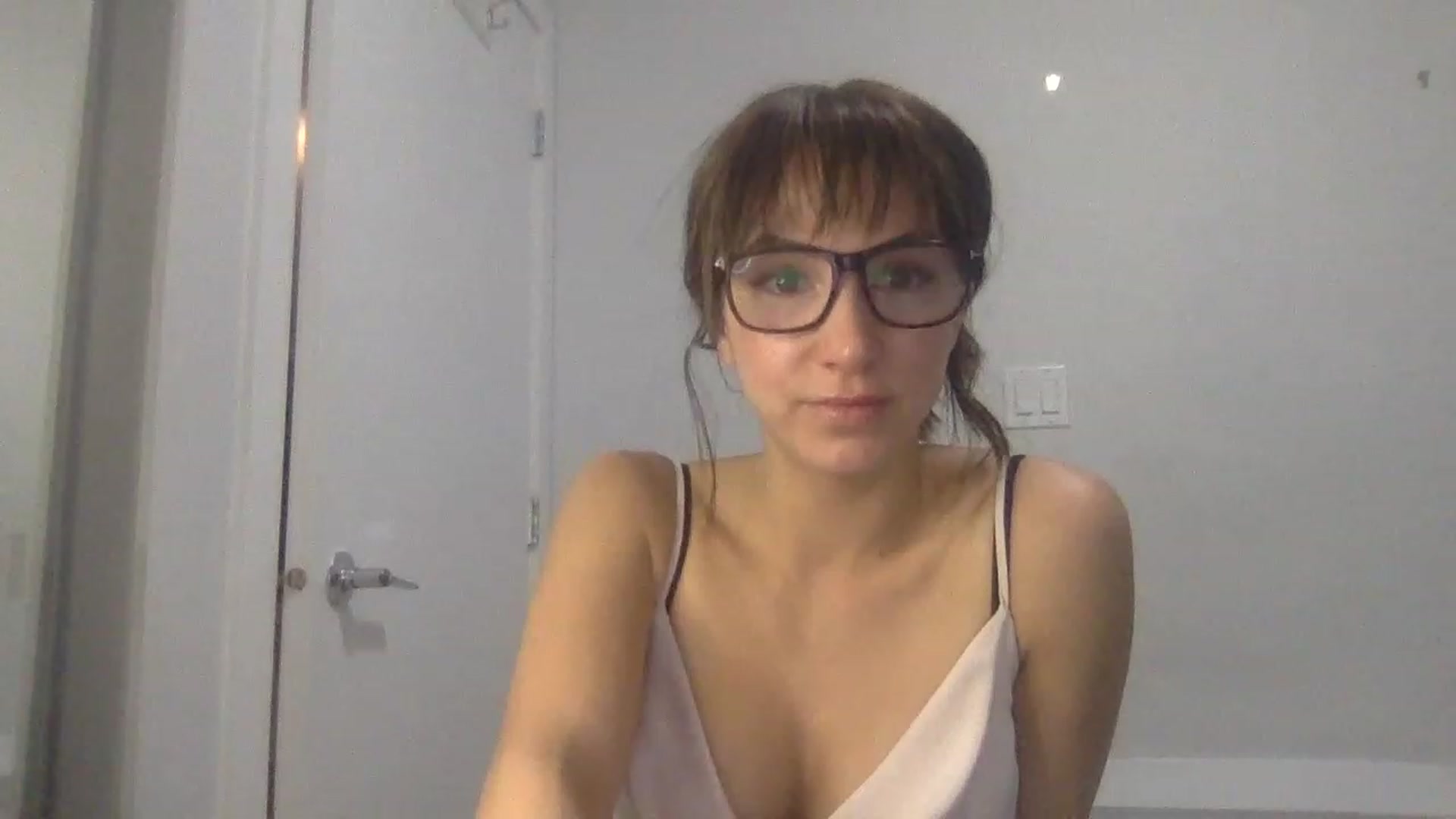 Gallery image thumbnail from HayleyRay's myfreecams stream on, 04/20/2023, 03:42 image 5 of 20