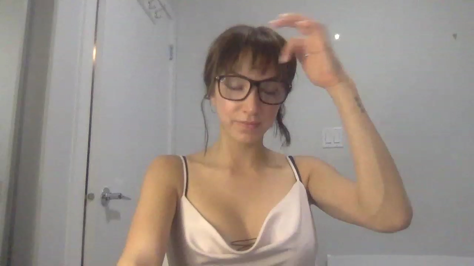 Gallery image thumbnail from HayleyRay's myfreecams stream on, 04/20/2023, 03:42 image 19 of 20