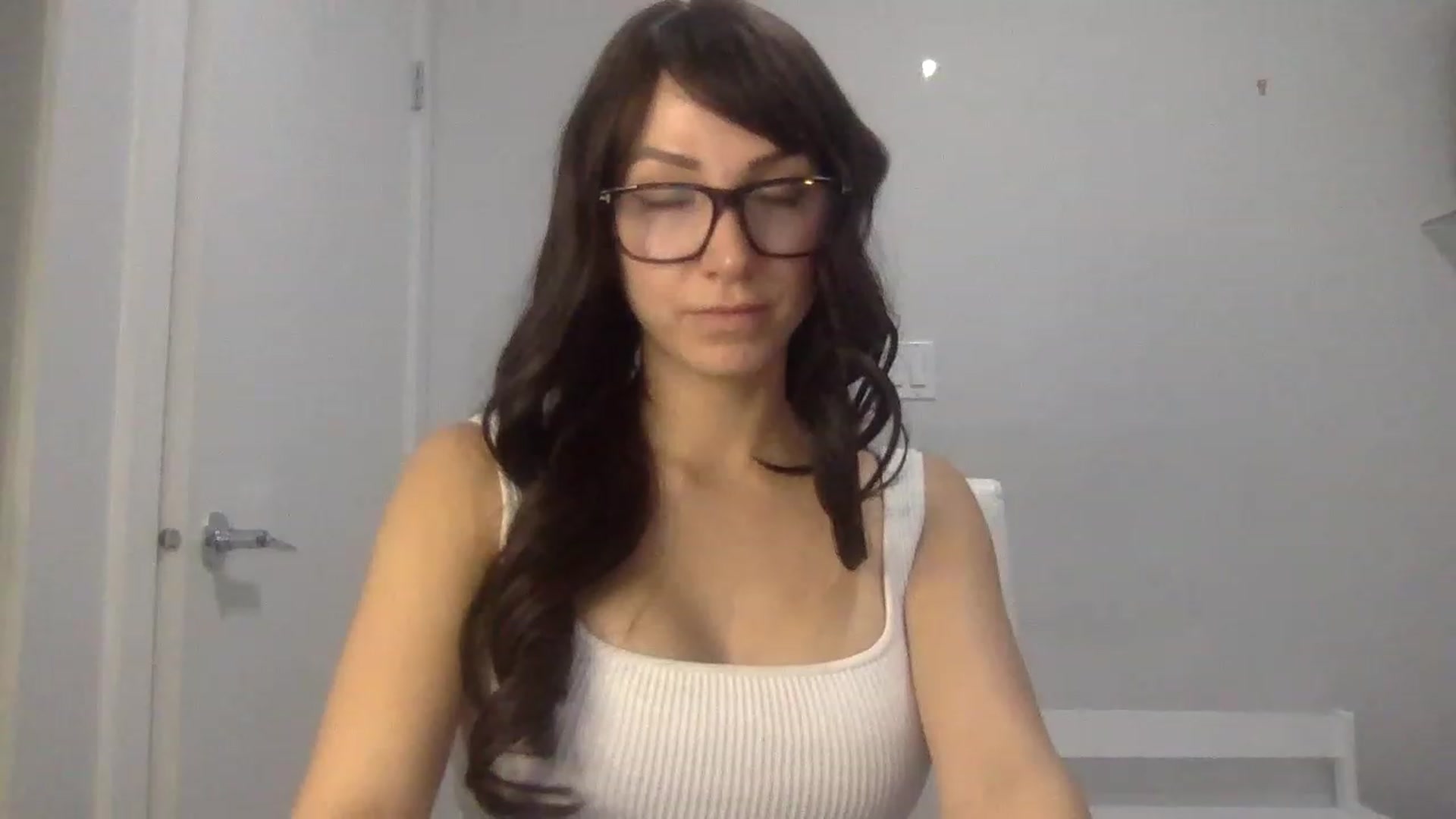 Gallery image thumbnail from HayleyRay's myfreecams stream on, 04/23/2023, 04:11 image 17 of 20