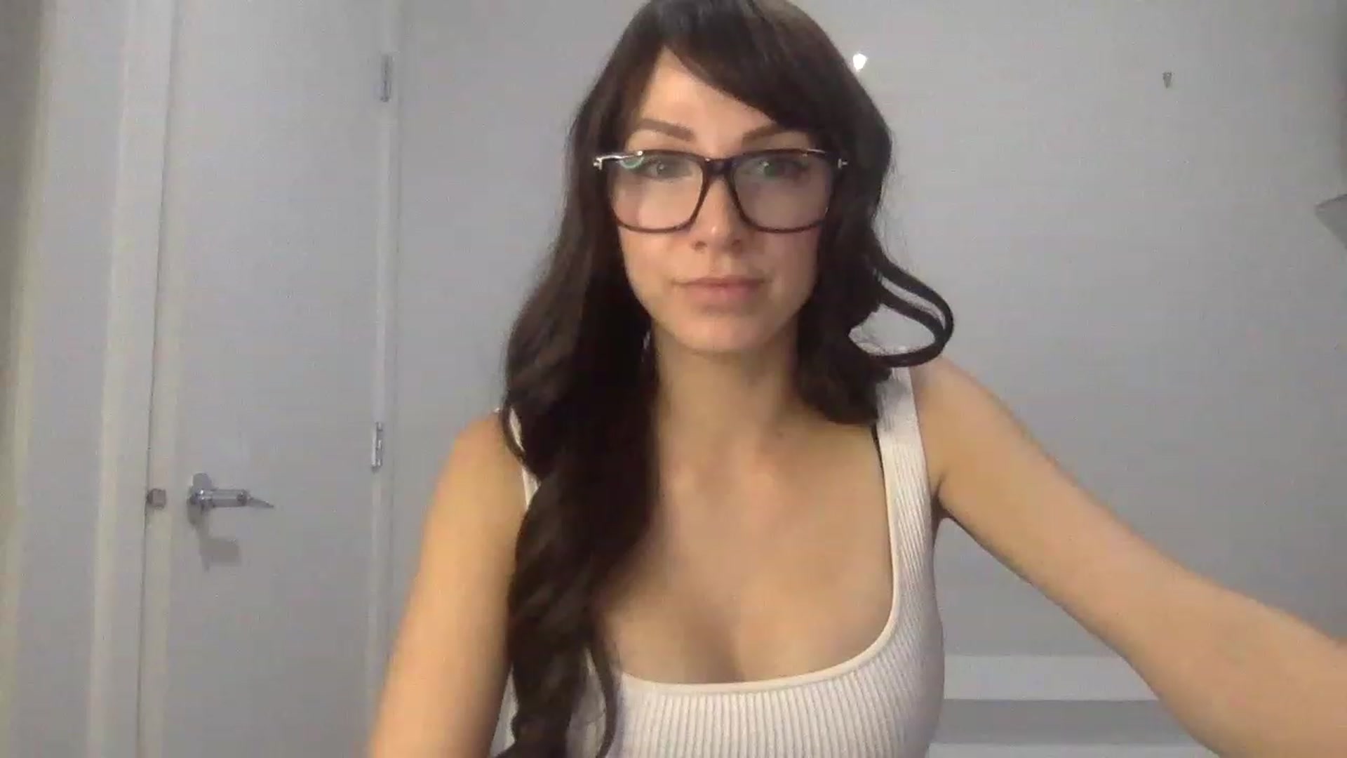Gallery image thumbnail from HayleyRay's myfreecams stream on, 04/23/2023, 04:11 image 18 of 20