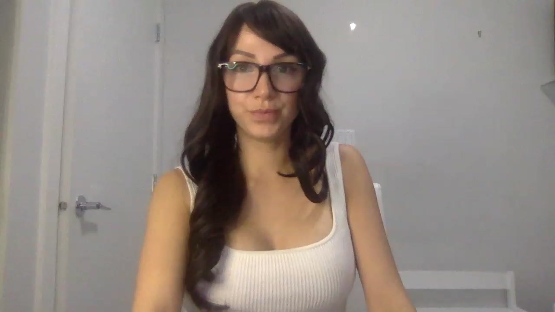 Gallery image thumbnail from HayleyRay's myfreecams stream on, 04/23/2023, 04:11 image 16 of 20