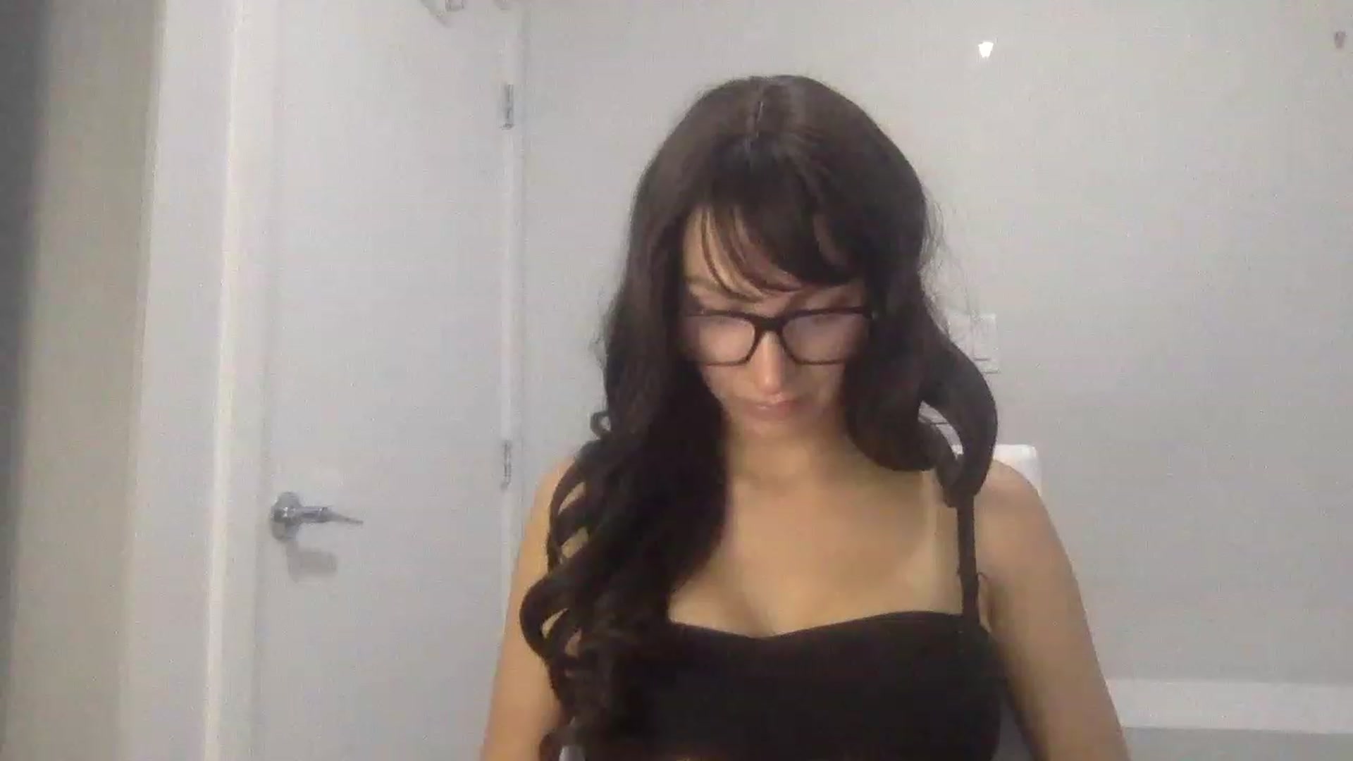 Gallery image thumbnail from HayleyRay's myfreecams stream on, 05/04/2023, 04:52 image 16 of 20