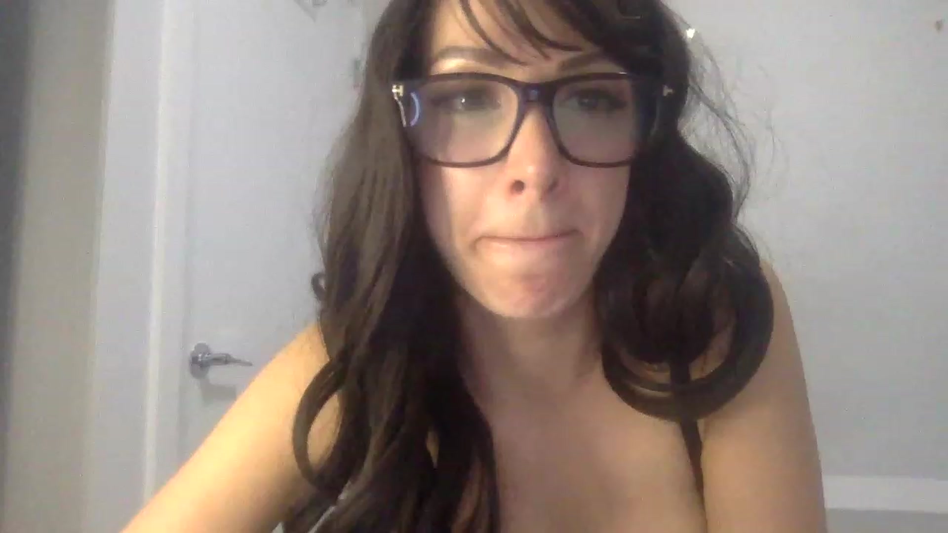 Gallery image thumbnail from HayleyRay's myfreecams stream on, 05/04/2023, 04:52 image 19 of 20