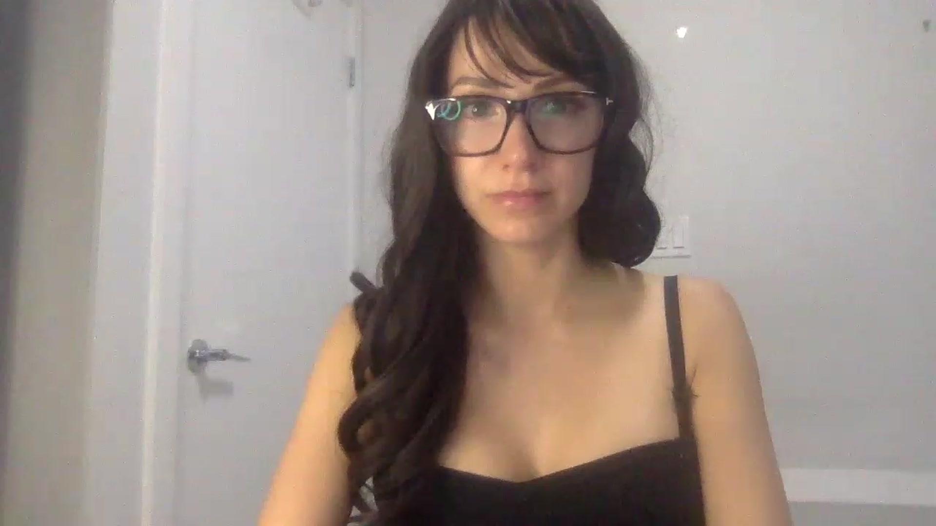 Gallery image thumbnail from HayleyRay's myfreecams stream on, 05/04/2023, 04:52 image 14 of 20