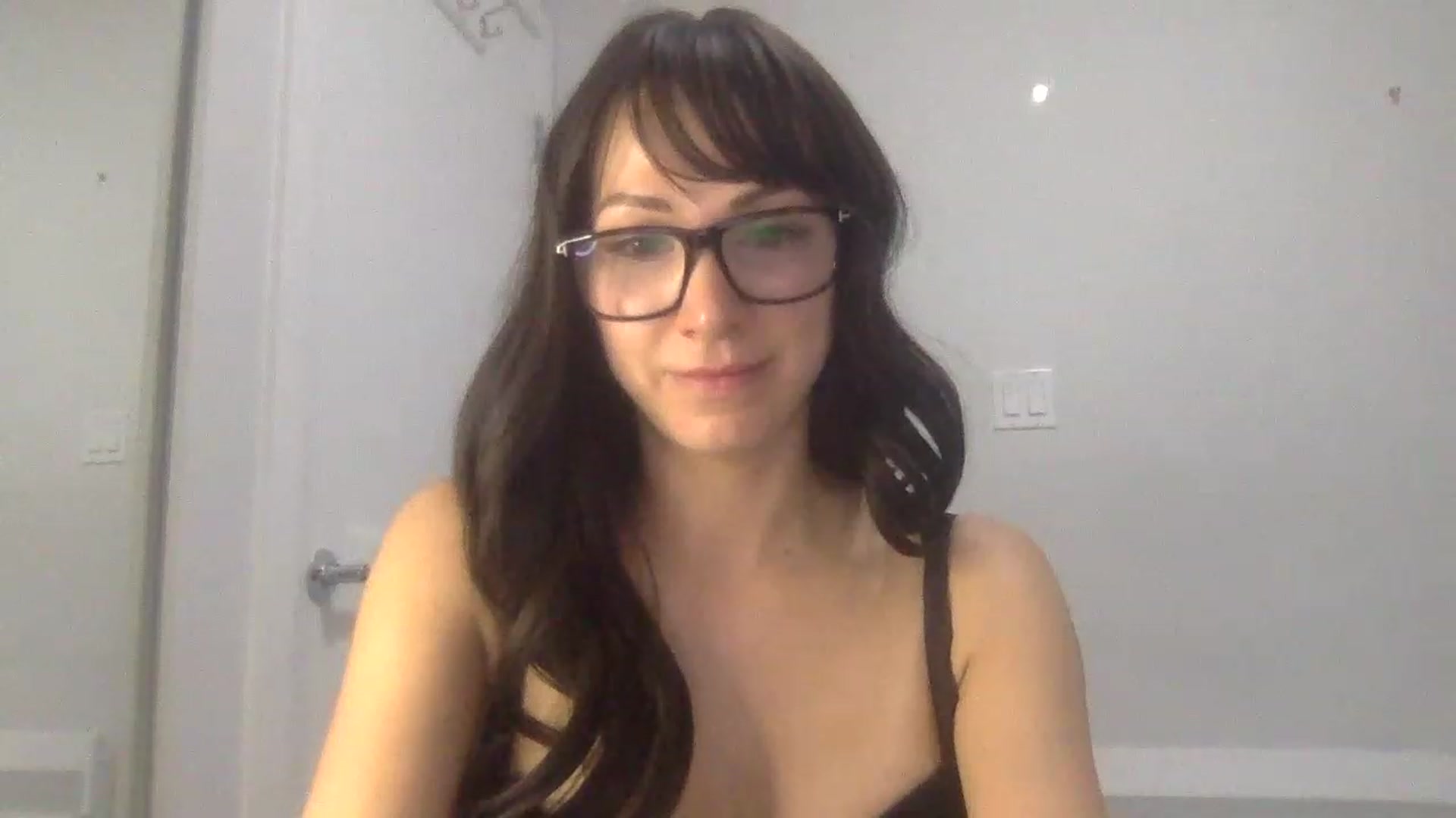 Gallery image thumbnail from HayleyRay's myfreecams stream on, 05/05/2023, 04:38 image 3 of 20