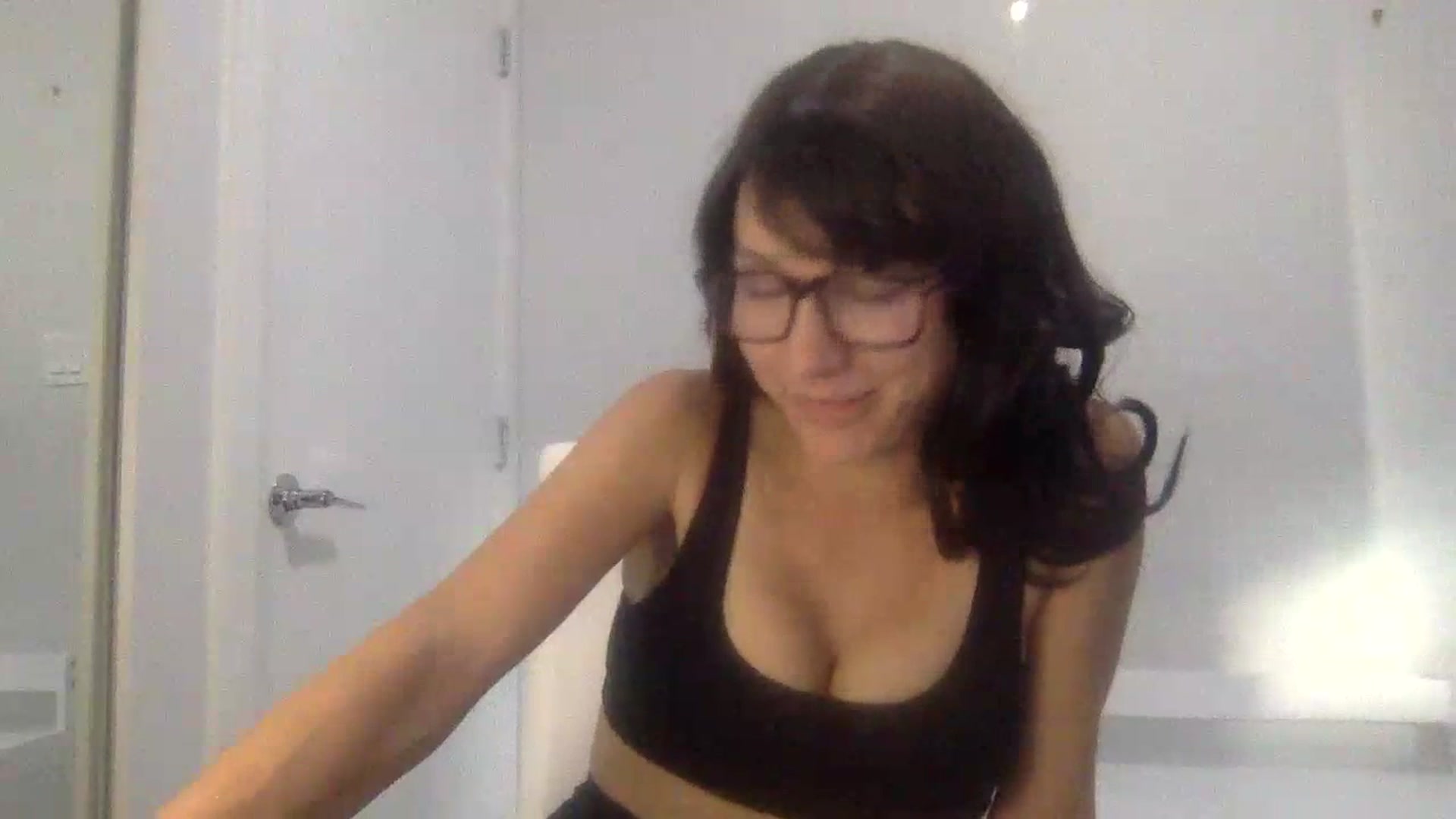 Gallery image thumbnail from HayleyRay's myfreecams stream on, 06/04/2023, 03:17 image 4 of 20