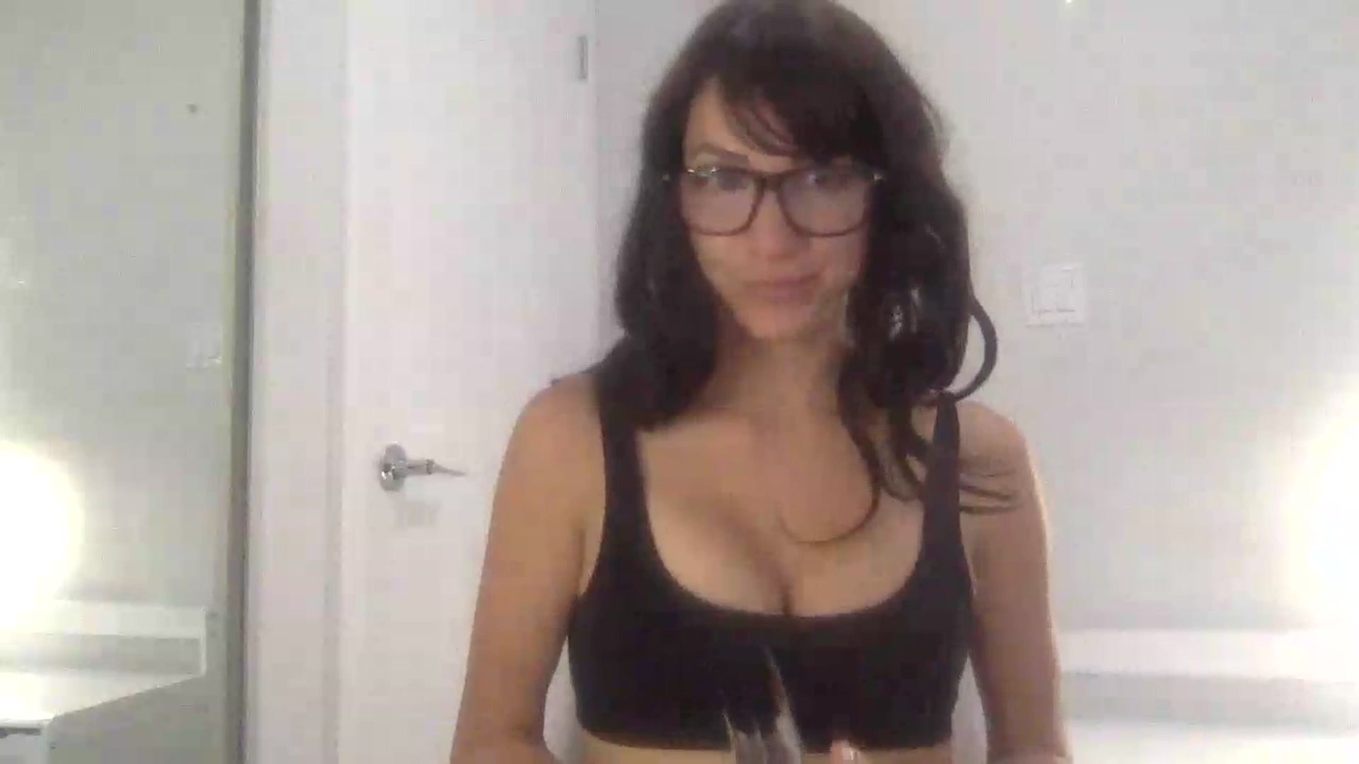 Gallery image thumbnail from HayleyRay's myfreecams stream on, 06/04/2023, 03:17 image 18 of 20