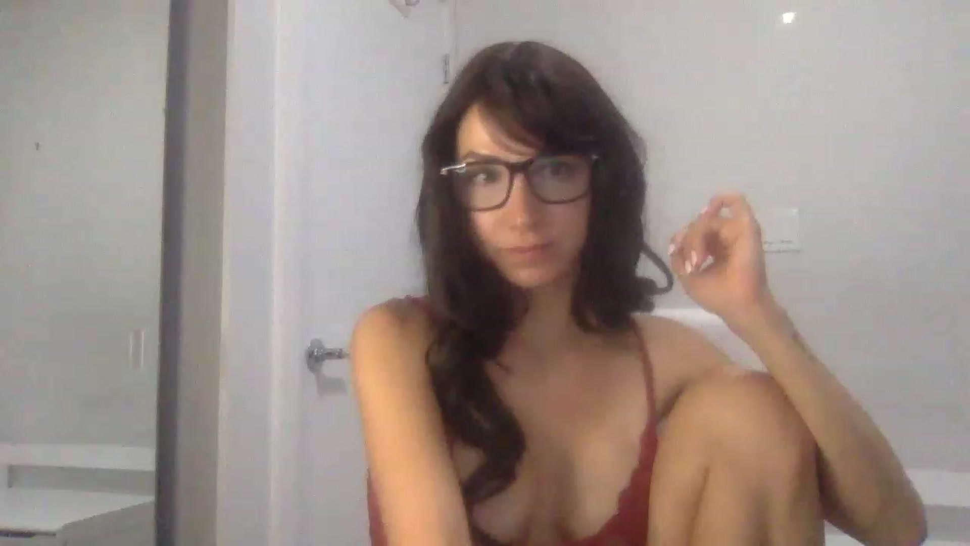 Gallery image thumbnail from HayleyRay's myfreecams stream on, 06/06/2023, 04:11 image 18 of 20