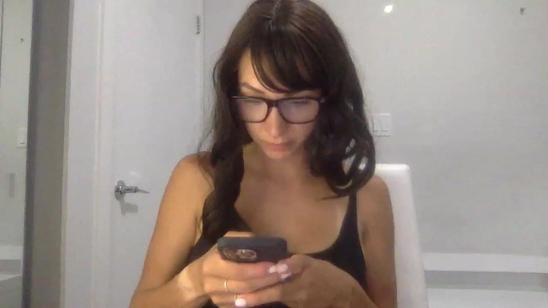 Gallery image thumbnail from HayleyRay's myfreecams stream on, 06/14/2023, 05:19 image 1 of 20