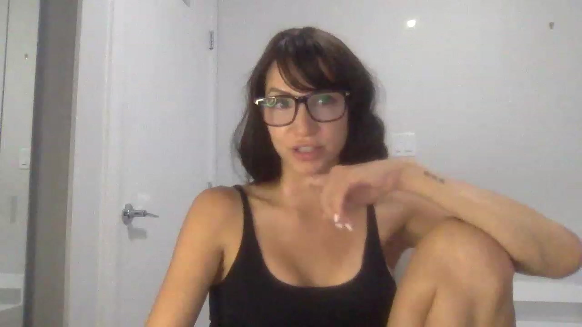Gallery image thumbnail from HayleyRay's myfreecams stream on, 06/14/2023, 05:19 image 4 of 20