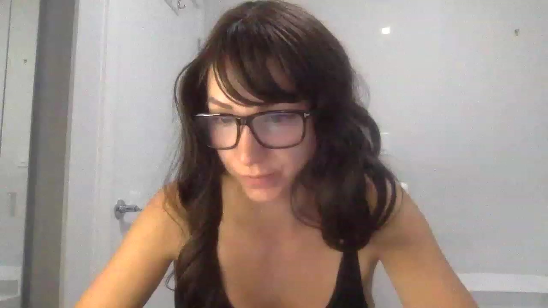 Gallery image thumbnail from HayleyRay's myfreecams stream on, 06/14/2023, 05:19 image 2 of 20
