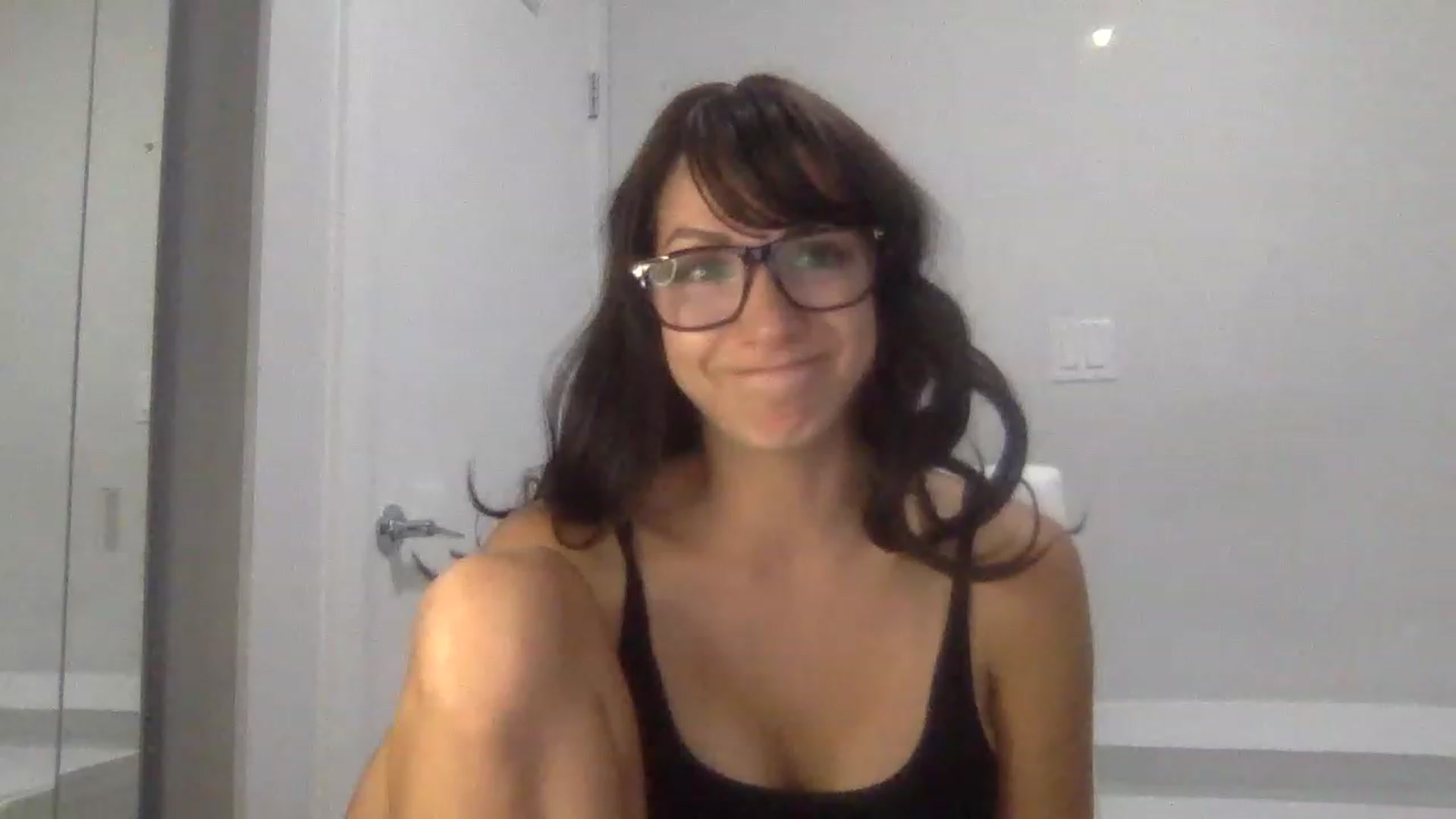 Gallery image thumbnail from HayleyRay's myfreecams stream on, 06/14/2023, 05:19 image 8 of 20