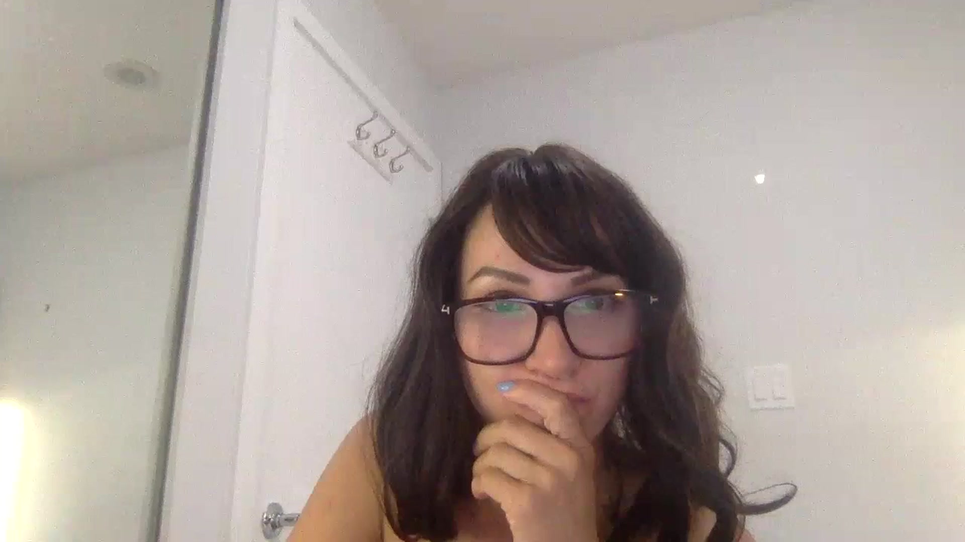 Gallery image thumbnail from HayleyRay's myfreecams stream on, 06/23/2023, 03:40 image 4 of 20