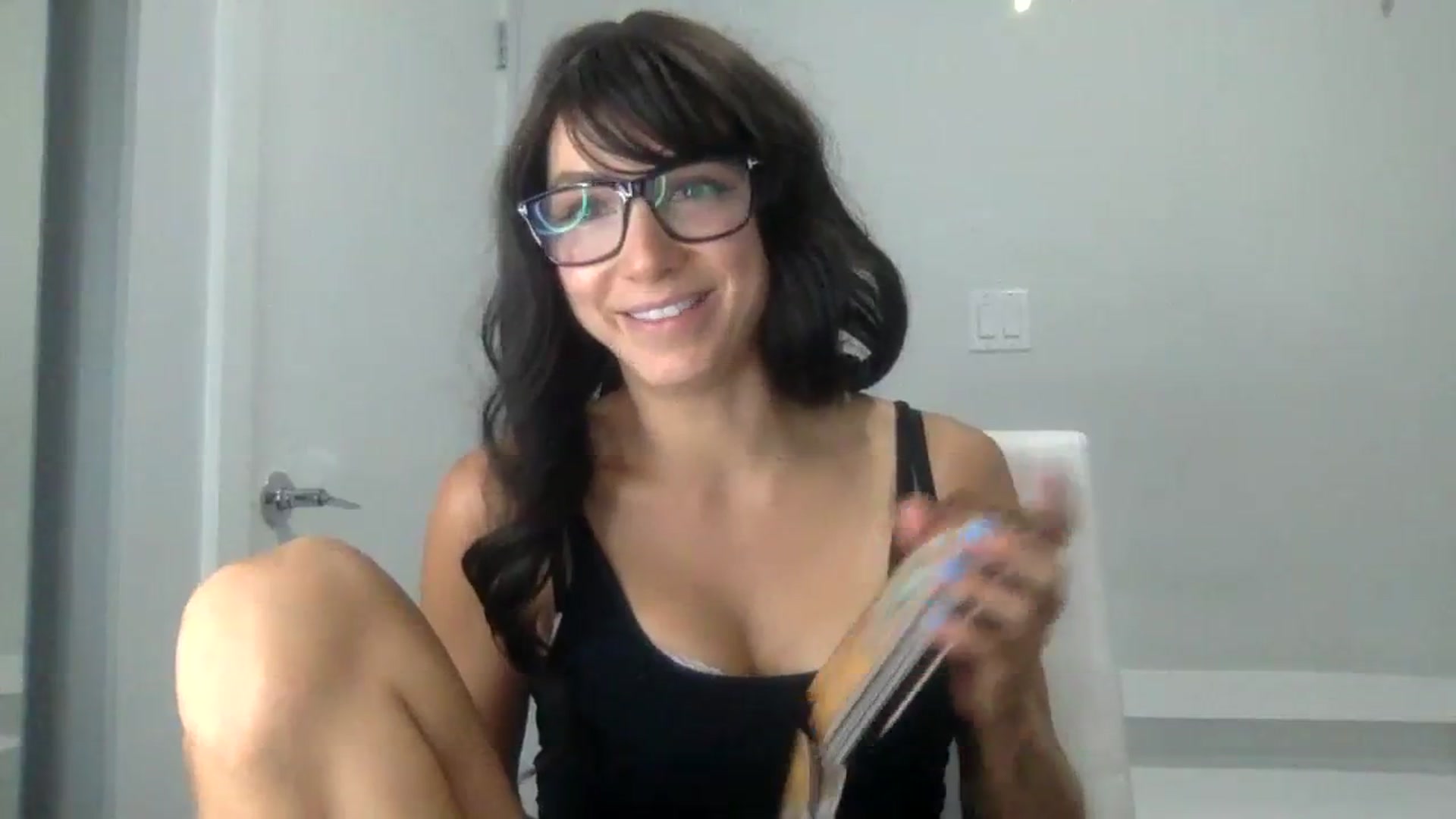 Gallery image thumbnail from HayleyRay's myfreecams stream on, 08/09/2023, 03:32 image 18 of 20